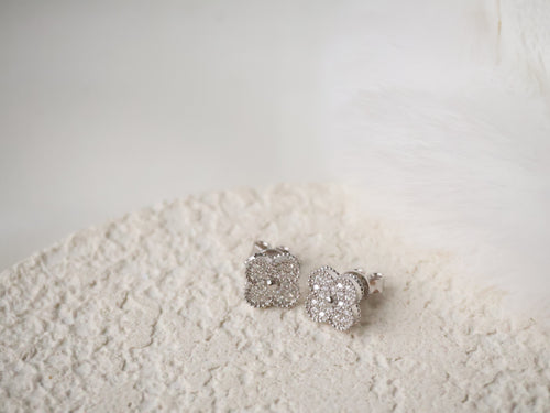 *Luna&Lithoss* Bloom Clover Earrings AU750