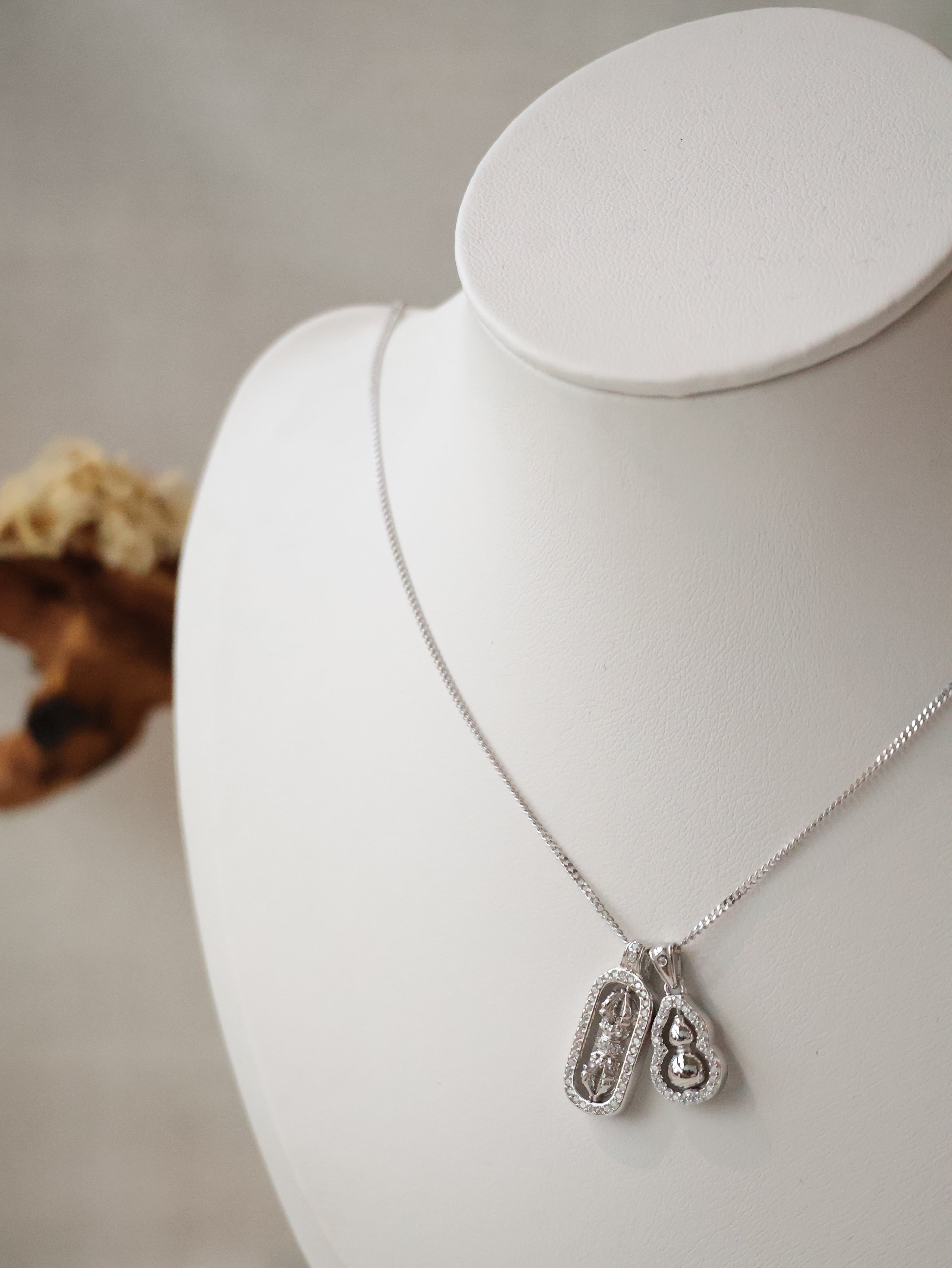 *Luna&Lithoss* Tatiana Hulu & Pendant S925 Necklace