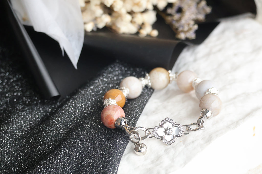 *Luna&Lithoss* Fossilised Coral Jade with Clover Charm Natural Crystal Bracelet (Elastic)
