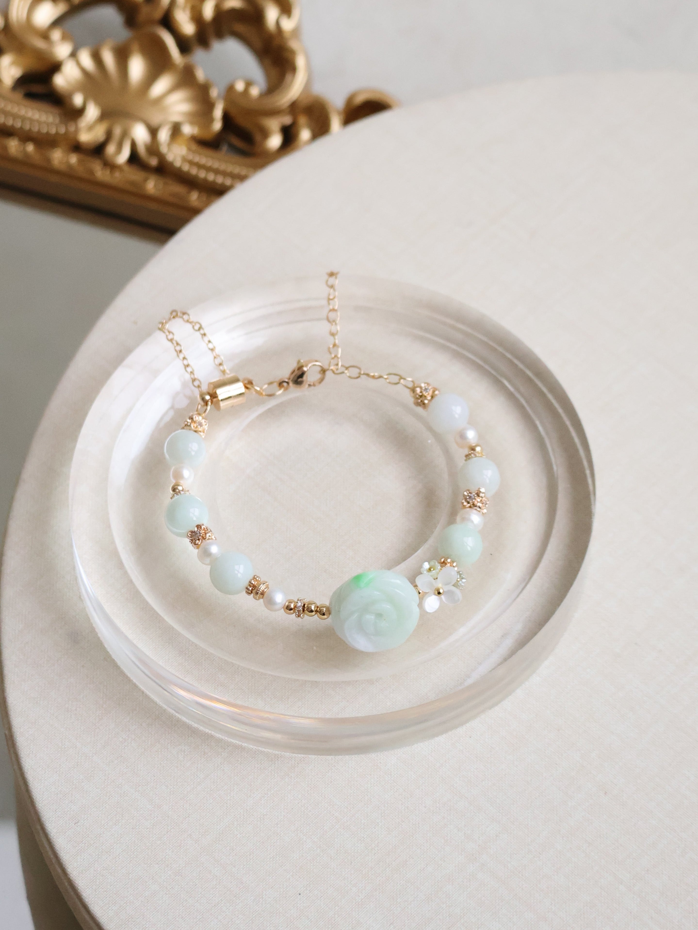Green Jadeite & Freshwater Pearl ¡ª Viridiflora | 8mm (Elastic, Magenta Clasp)