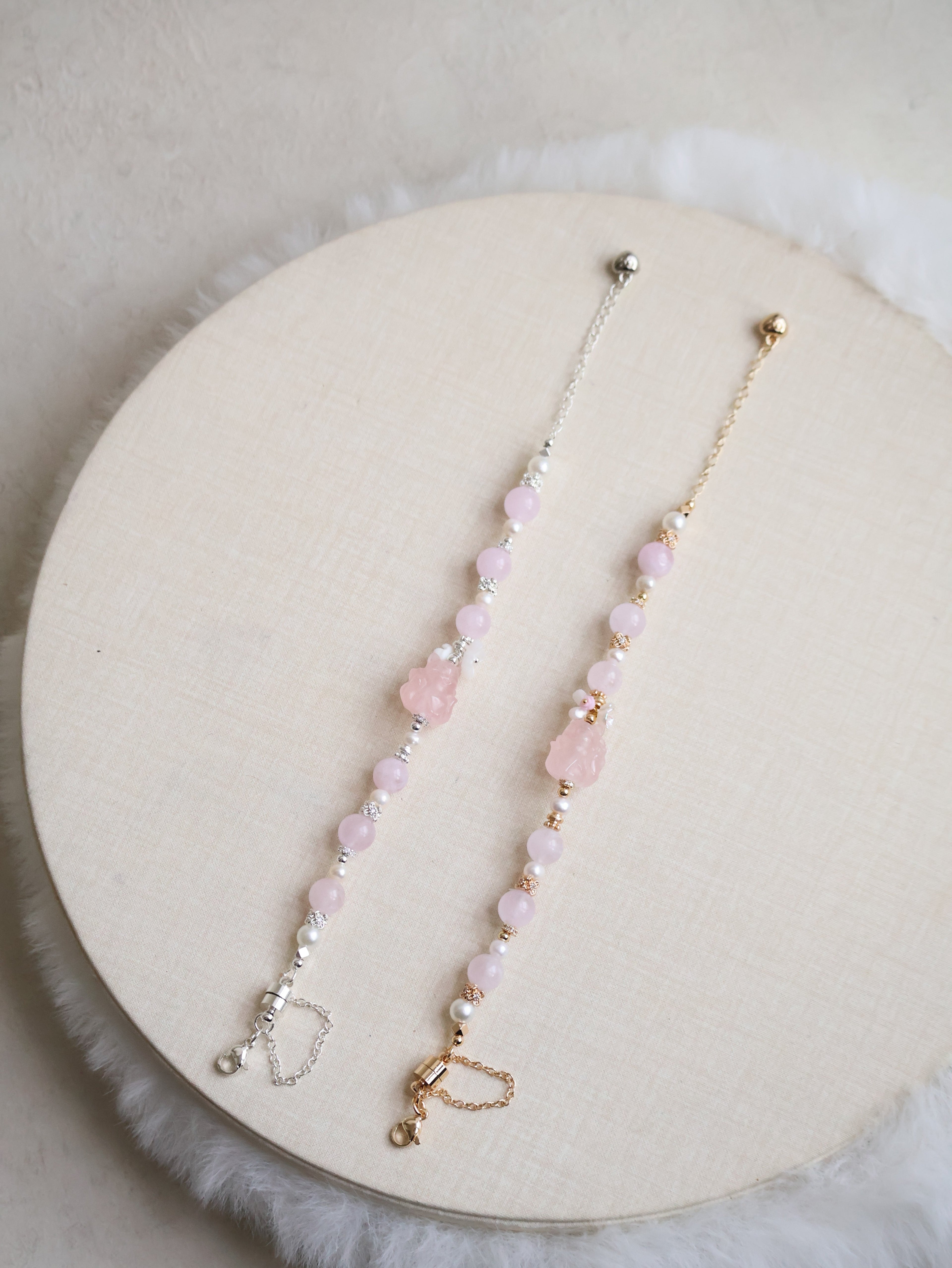 Freshwater Pearl, Snow Garden Rose Quartz, Rose Quartz with Nine-tail Fox Carving ¨C Kyubi Blossom | 8mm (Elastic, Magnetic Opening)