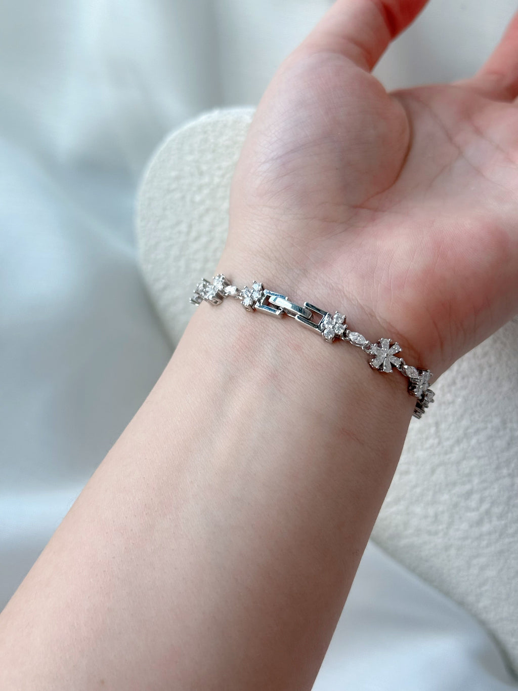 *Luna&Lithoss* Annette Moissanite Floral Bracelet AU750