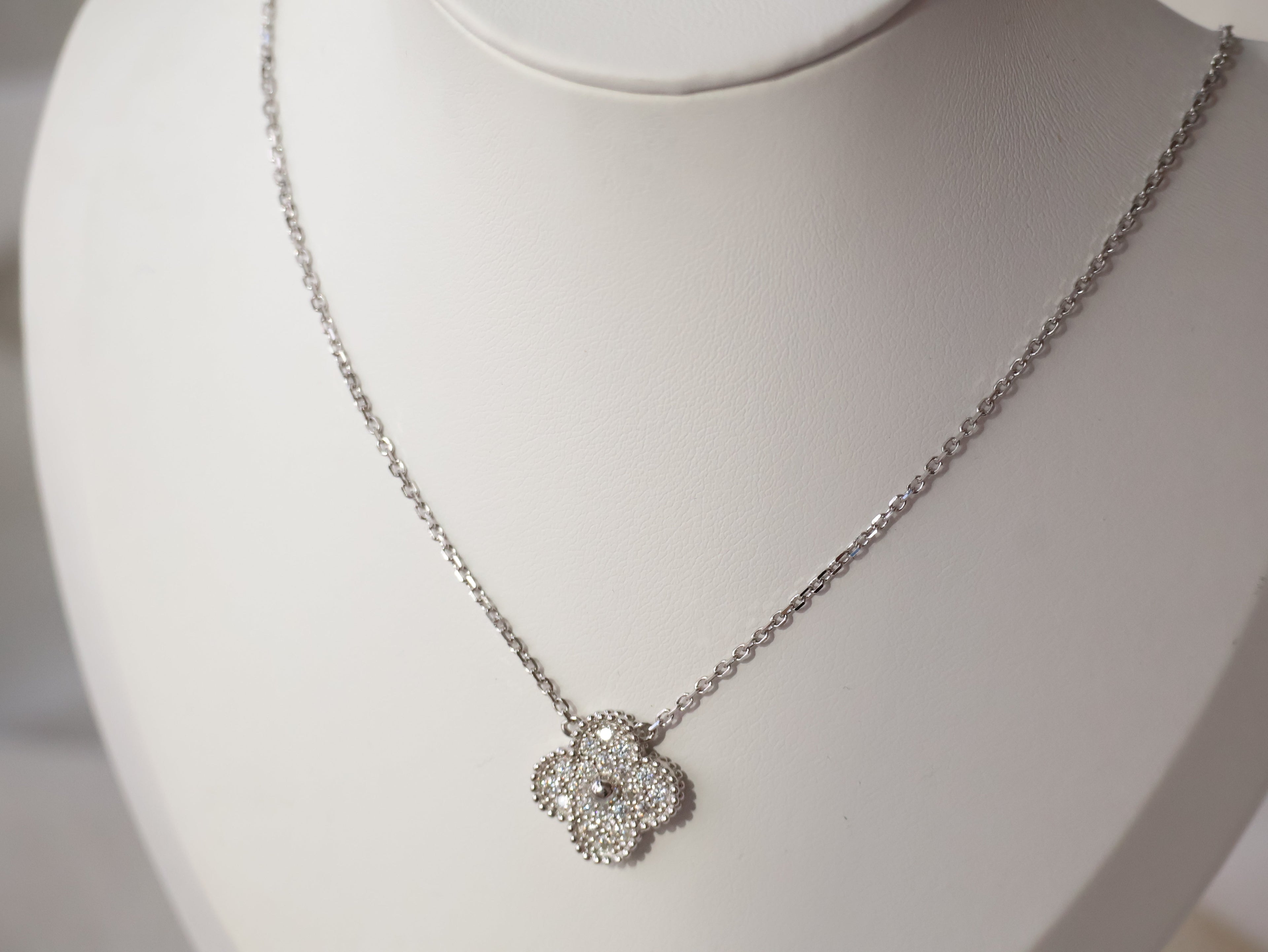 *Luna&Lithoss* Esmeralda Moissanite Clover Necklace AU750