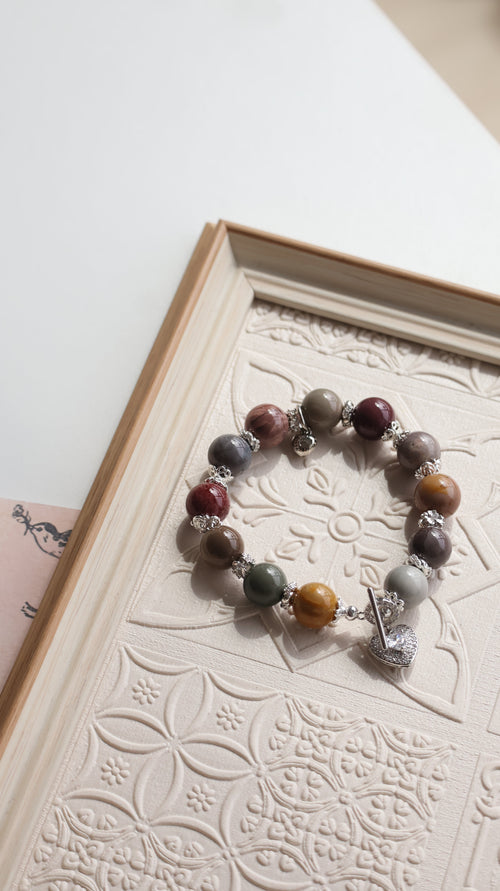 *Luna&Lithoss* Alashan Agate with Sparkly Heart & OT Clasp Natural Crystal Bracelet (Elastic)