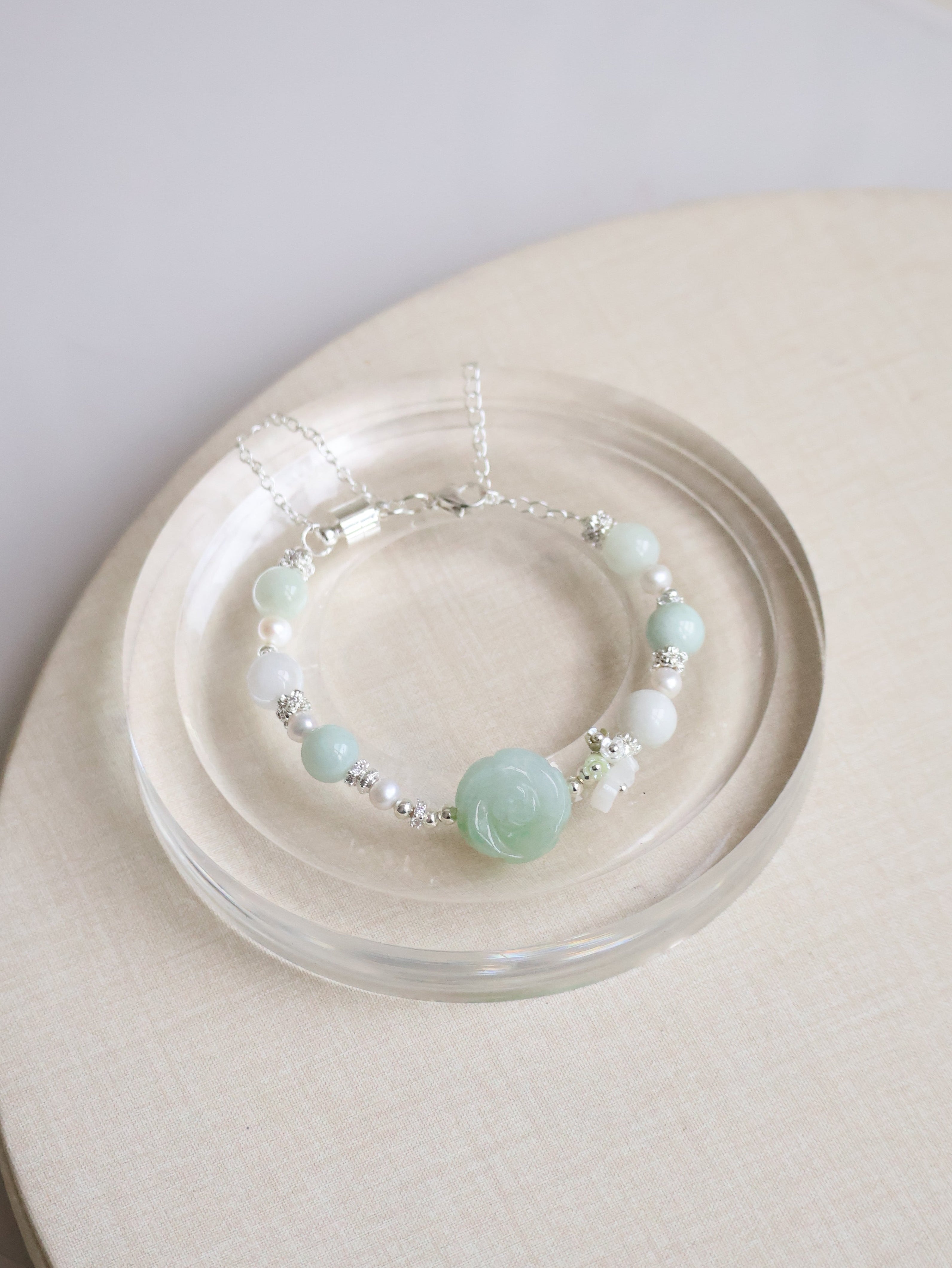 Green Jadeite & Freshwater Pearl ¡ª Viridiflora | 8mm (Elastic, Magenta Clasp)
