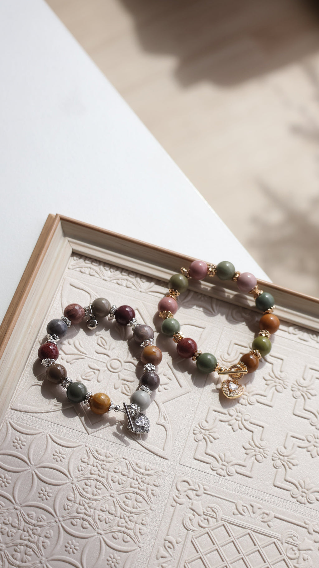 *Luna&Lithoss* Alashan Agate with Sparkly Heart & OT Clasp Natural Crystal Bracelet (Elastic)