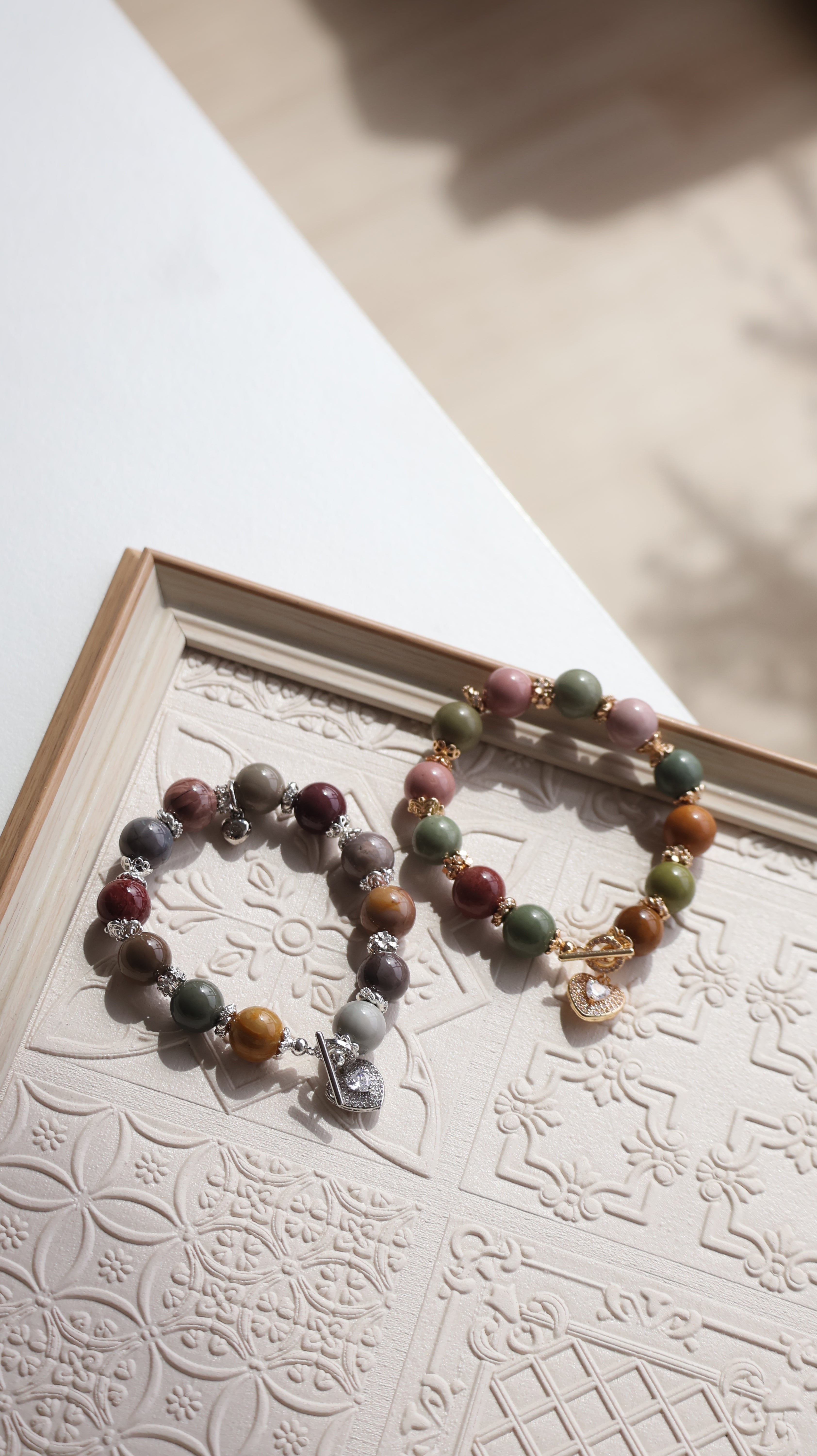 *Luna&Lithoss* Alashan Agate with Sparkly Heart & OT Clasp Natural Crystal Bracelet (Elastic)
