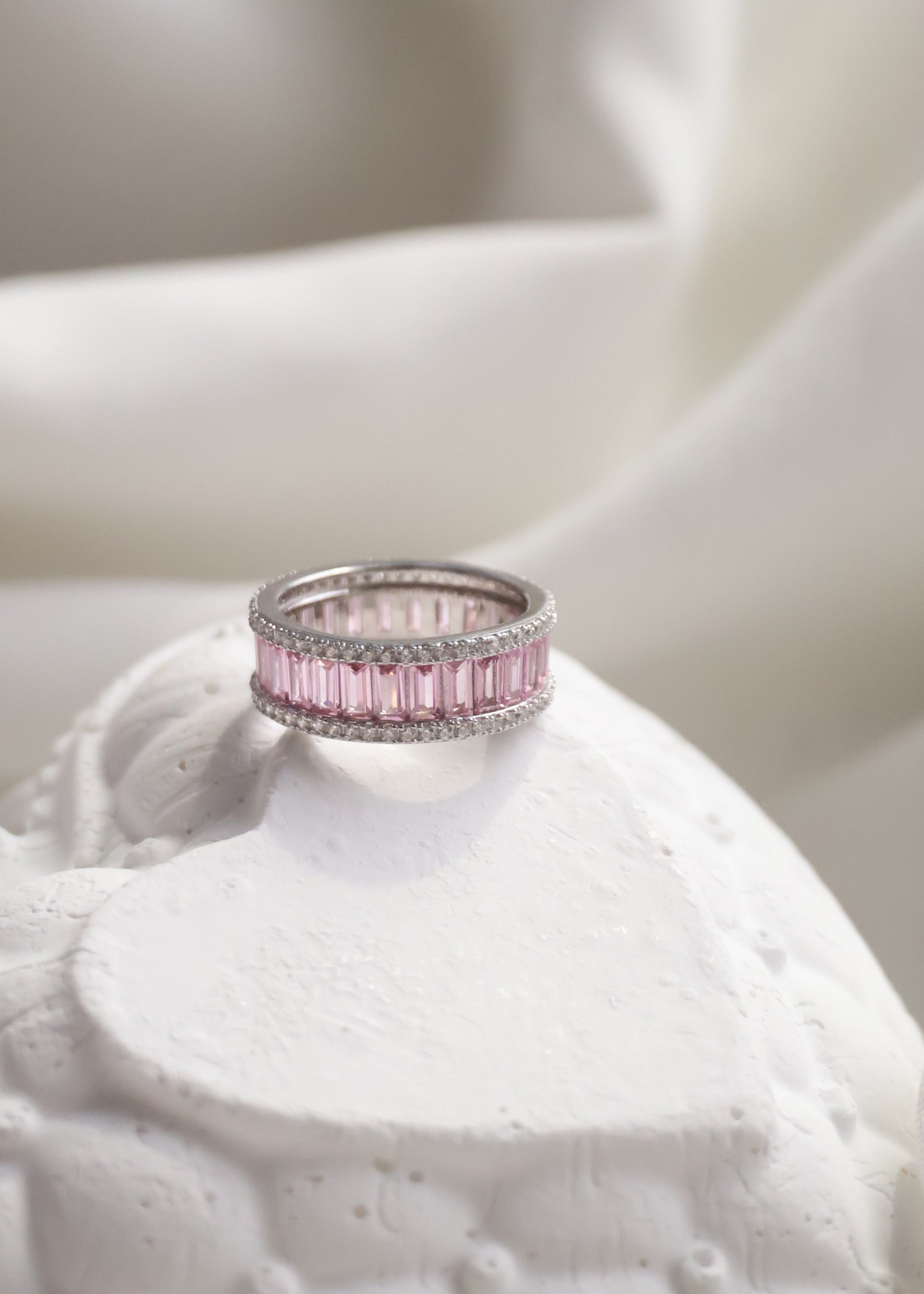 *Luna&Lithoss* Camila - Pink Baguette Cut Moissanite Band Ring