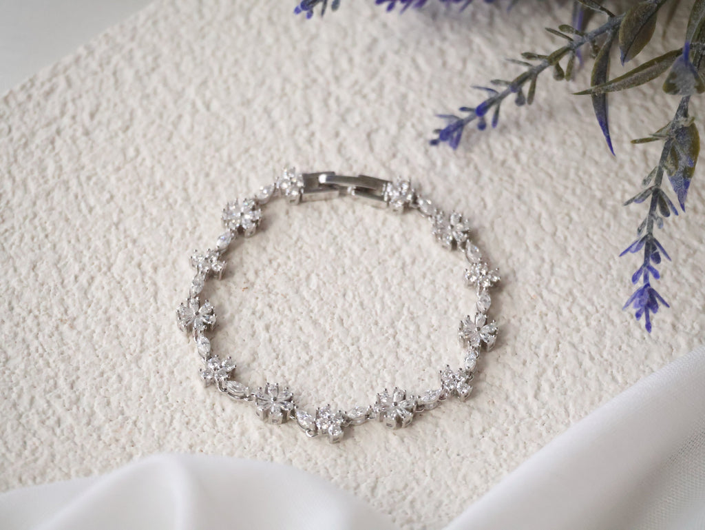 *Luna&Lithoss* Annette Moissanite Floral Bracelet AU750