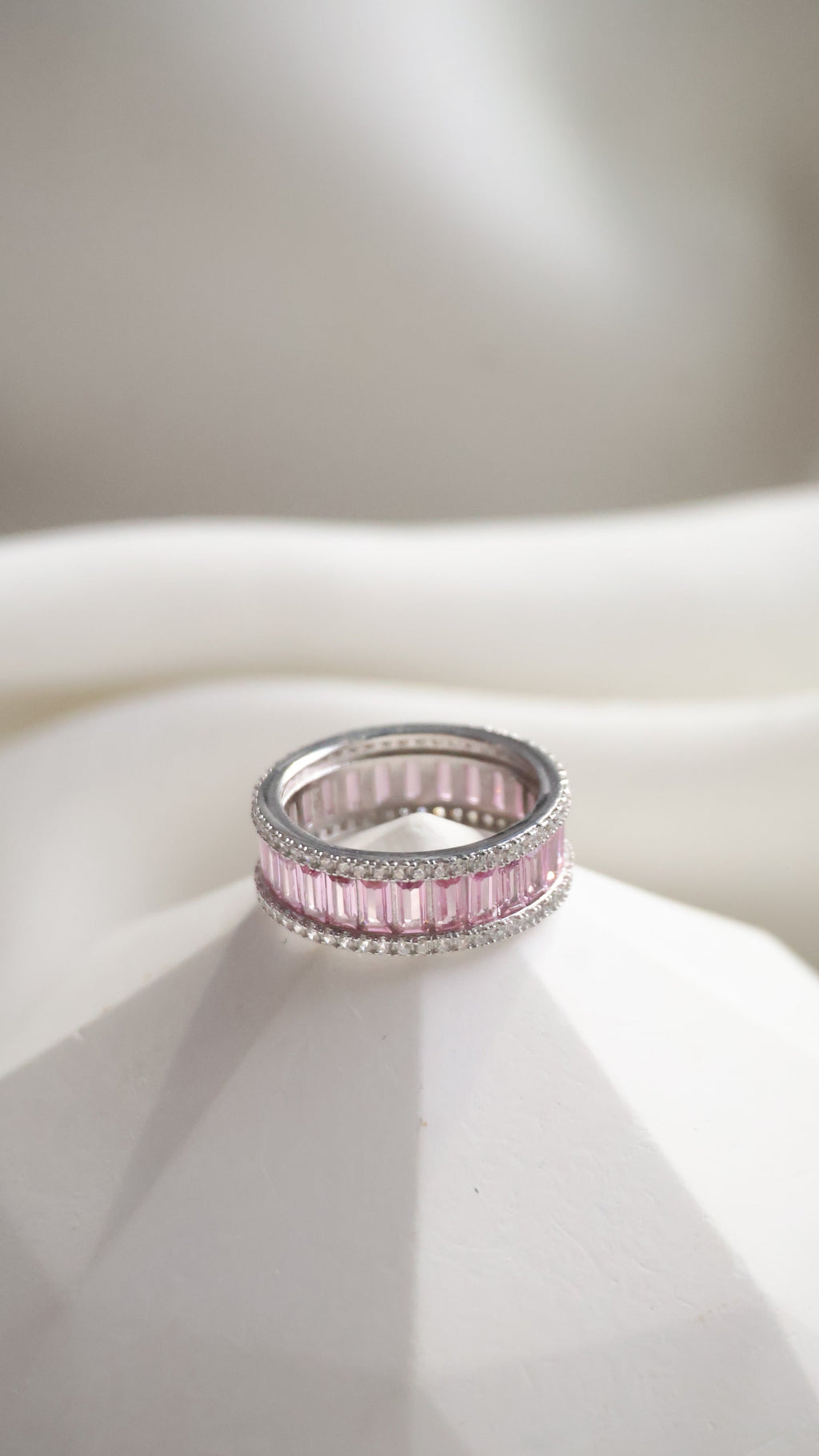 *Luna&Lithoss* Camila - Pink Baguette Cut Moissanite Band Ring