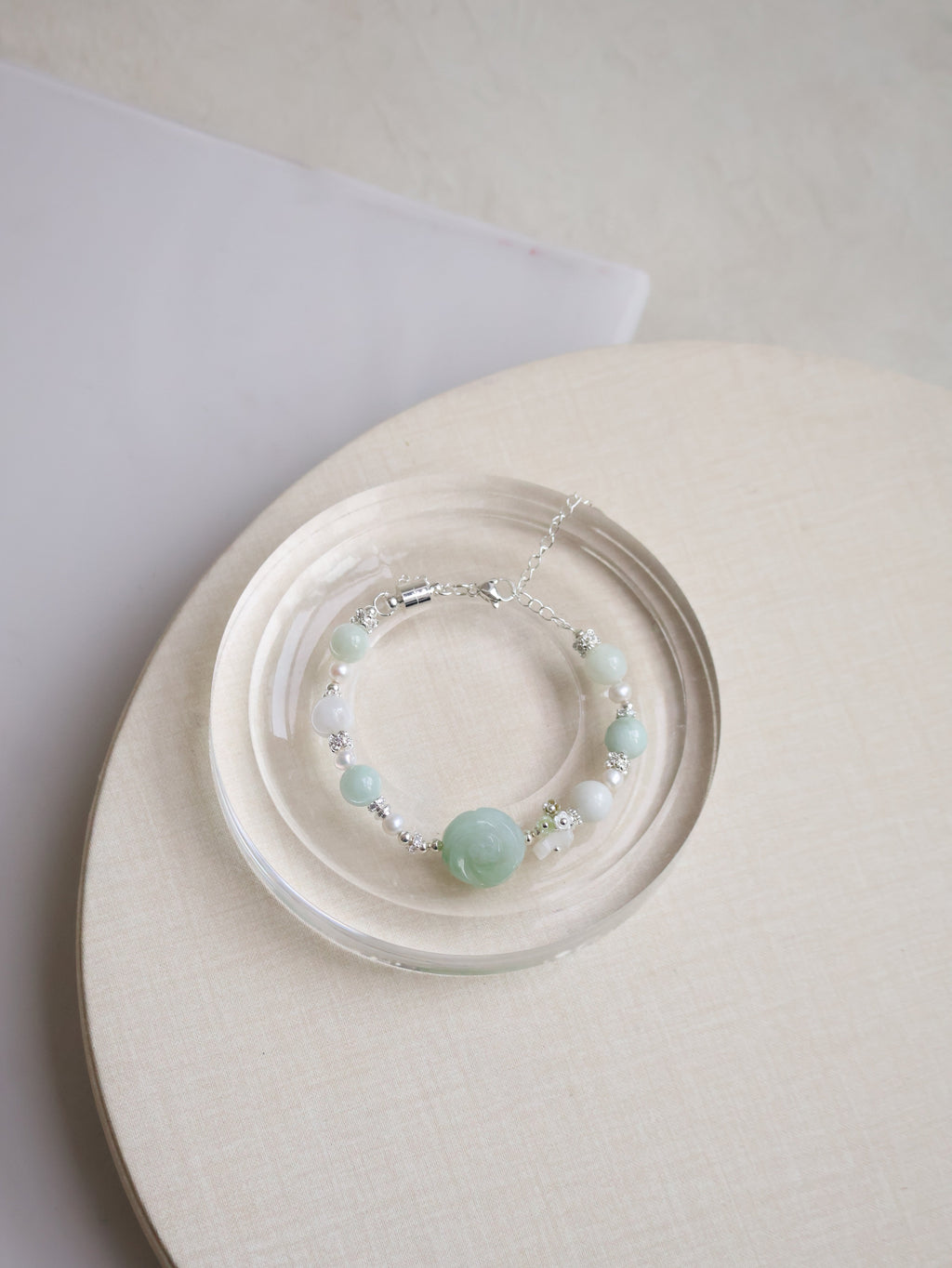 Green Jadeite & Freshwater Pearl ¡ª Viridiflora | 8mm (Elastic, Magenta Clasp)