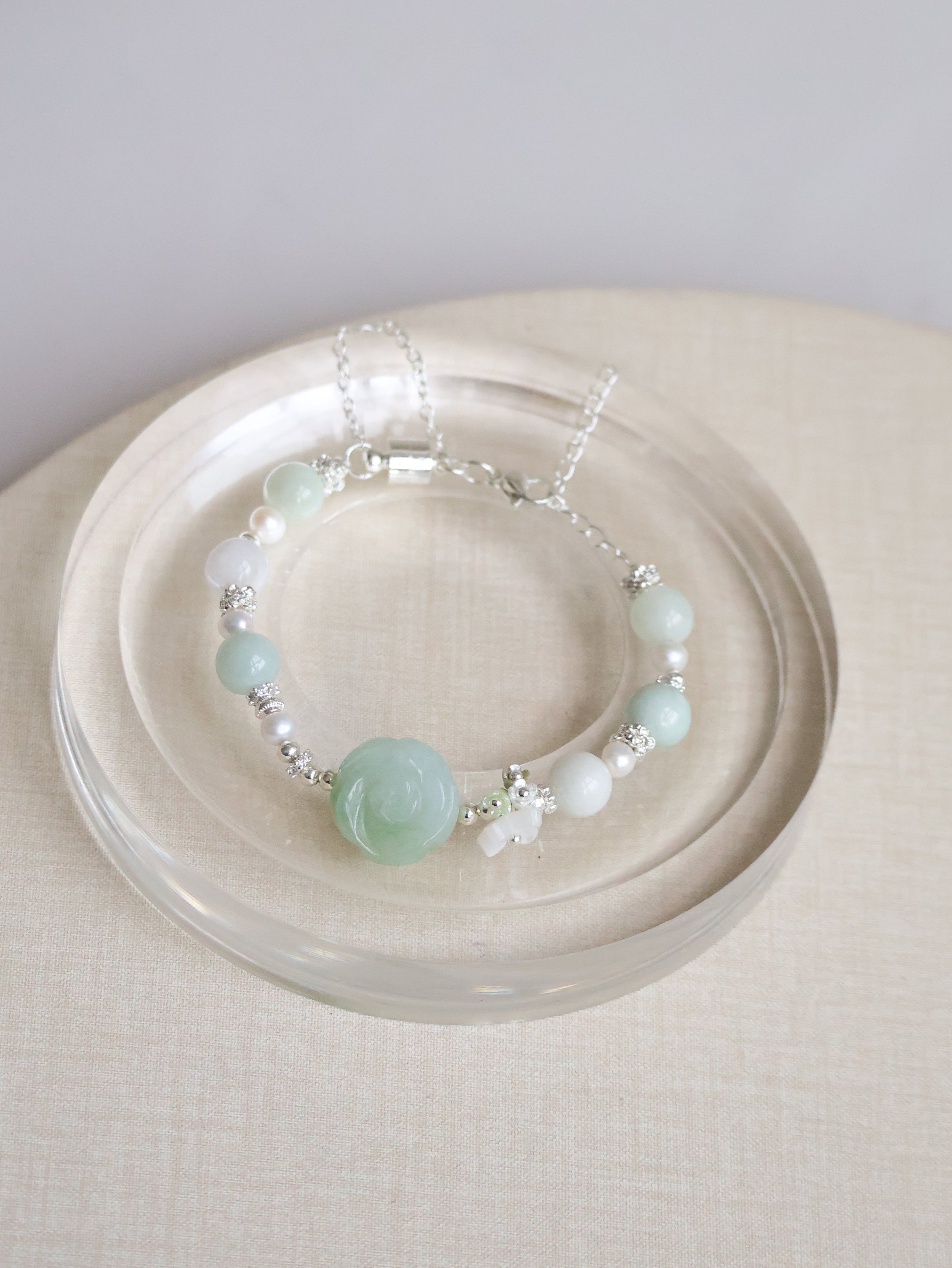 Green Jadeite & Freshwater Pearl ¡ª Viridiflora | 8mm (Elastic, Magenta Clasp)