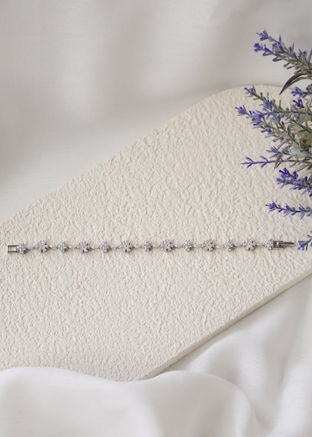 *Luna&Lithoss* Annette Moissanite Floral Bracelet AU750
