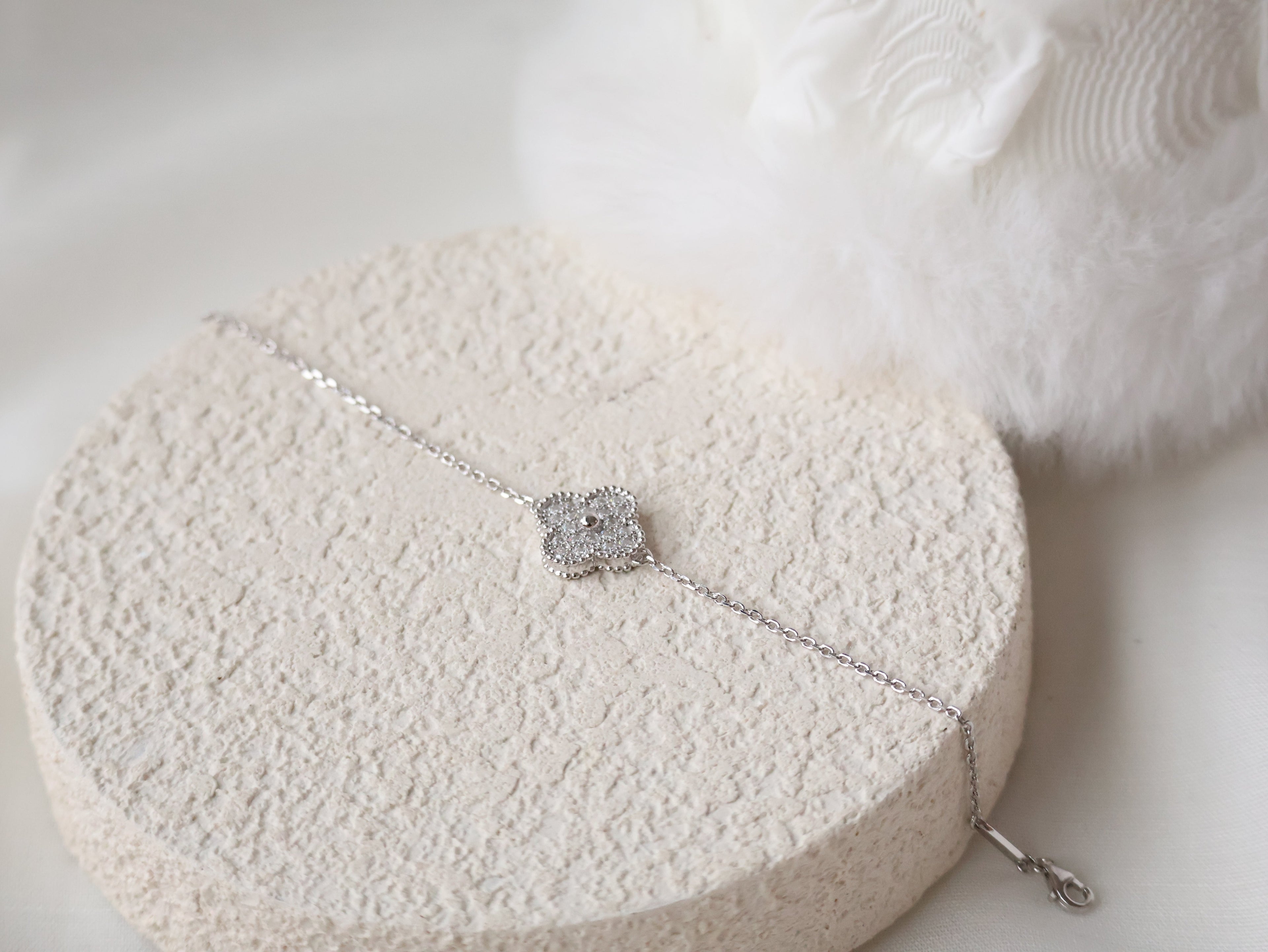 *Luna&Lithoss* Becca Clover Bracelet AU750