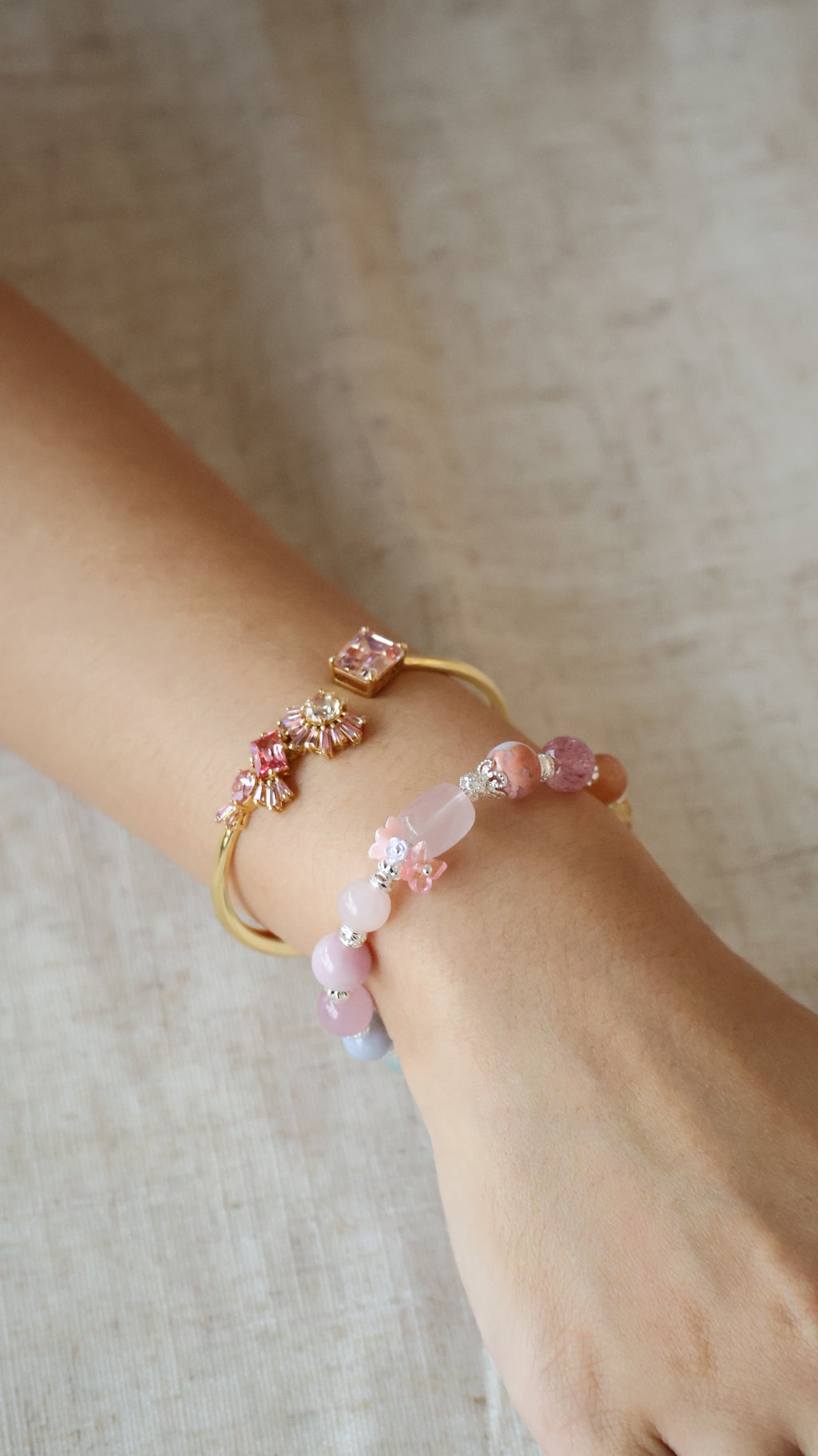 Cat¡¯s Eye, Blue Lace Agate, Aquamarine, Lavender Rose Quartz, Kunzite, Flower Agate, Rose Quartz, Peach Moonstone, Strawberry Quartz, Citrine, Andesine Labradorite & Lemon Quartz ¡ª Bloomelle Duobao (Multi Gems) | 8mm (Elastic, OT Clasp)