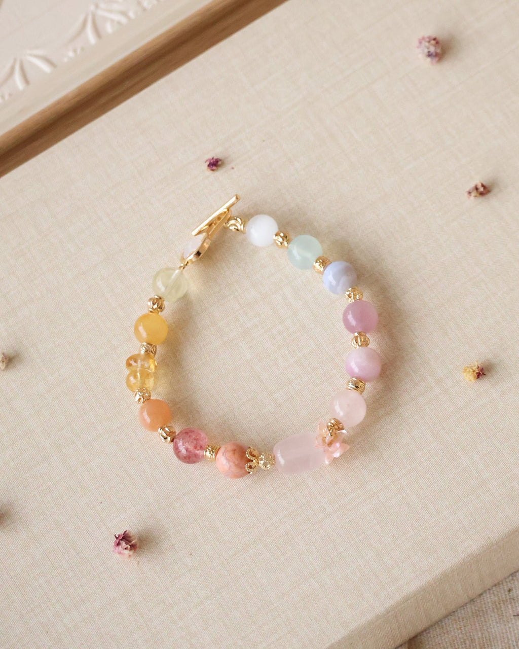 Cat¡¯s Eye, Blue Lace Agate, Aquamarine, Lavender Rose Quartz, Kunzite, Flower Agate, Rose Quartz, Peach Moonstone, Strawberry Quartz, Citrine, Andesine Labradorite & Lemon Quartz ¡ª Bloomelle Duobao (Multi Gems) | 8mm (Elastic, OT Clasp)