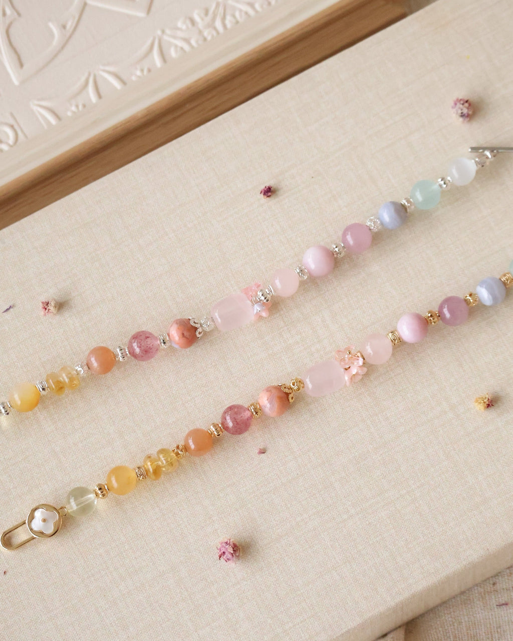 Cat¡¯s Eye, Blue Lace Agate, Aquamarine, Lavender Rose Quartz, Kunzite, Flower Agate, Rose Quartz, Peach Moonstone, Strawberry Quartz, Citrine, Andesine Labradorite & Lemon Quartz ¡ª Bloomelle Duobao (Multi Gems) | 8mm (Elastic, OT Clasp)