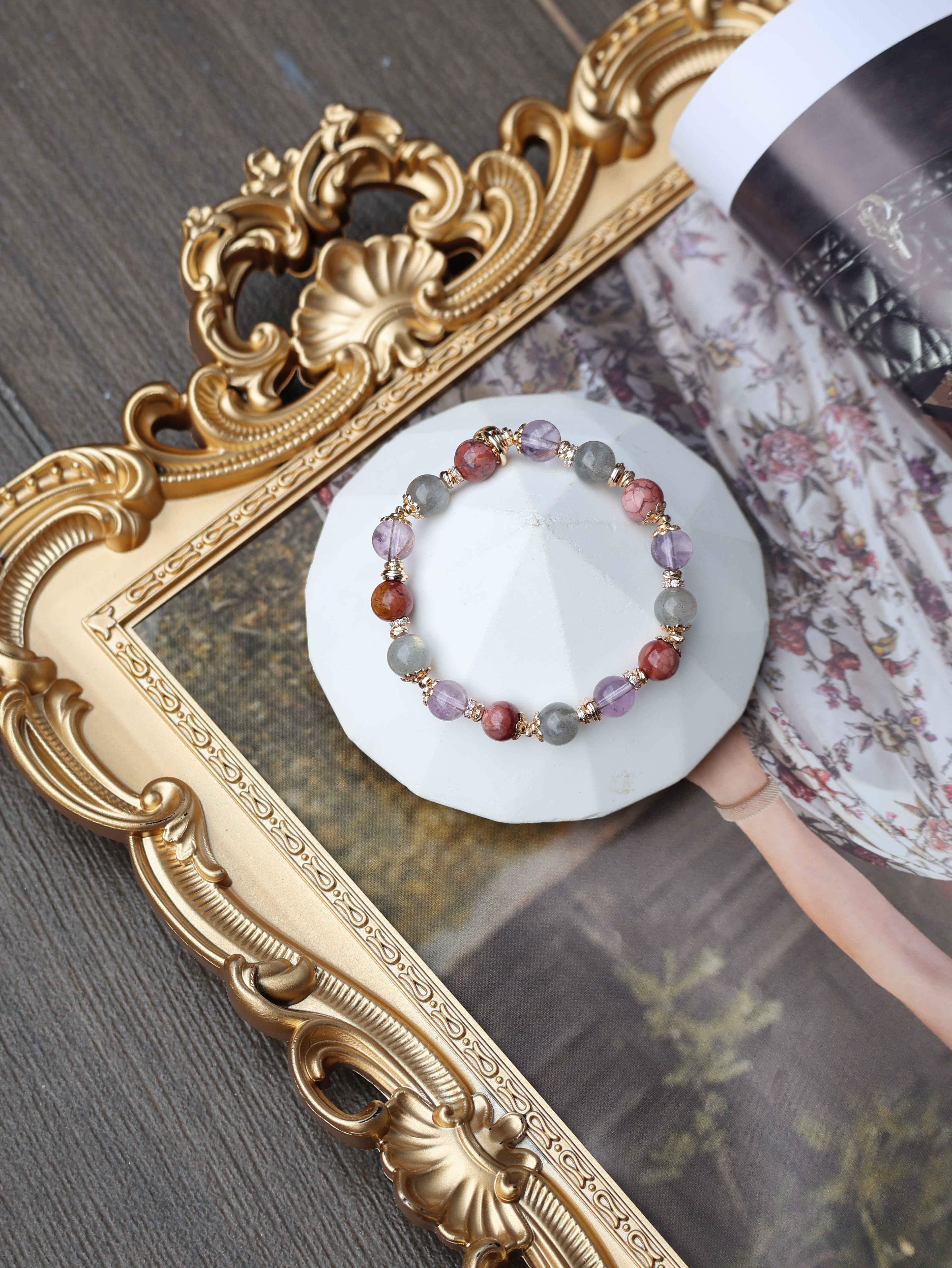 Alashan Agate, Labradorite, Amethyst Crystal Bracelet ¡ª Taurus Horoscope Series | 8mm (Elastic)