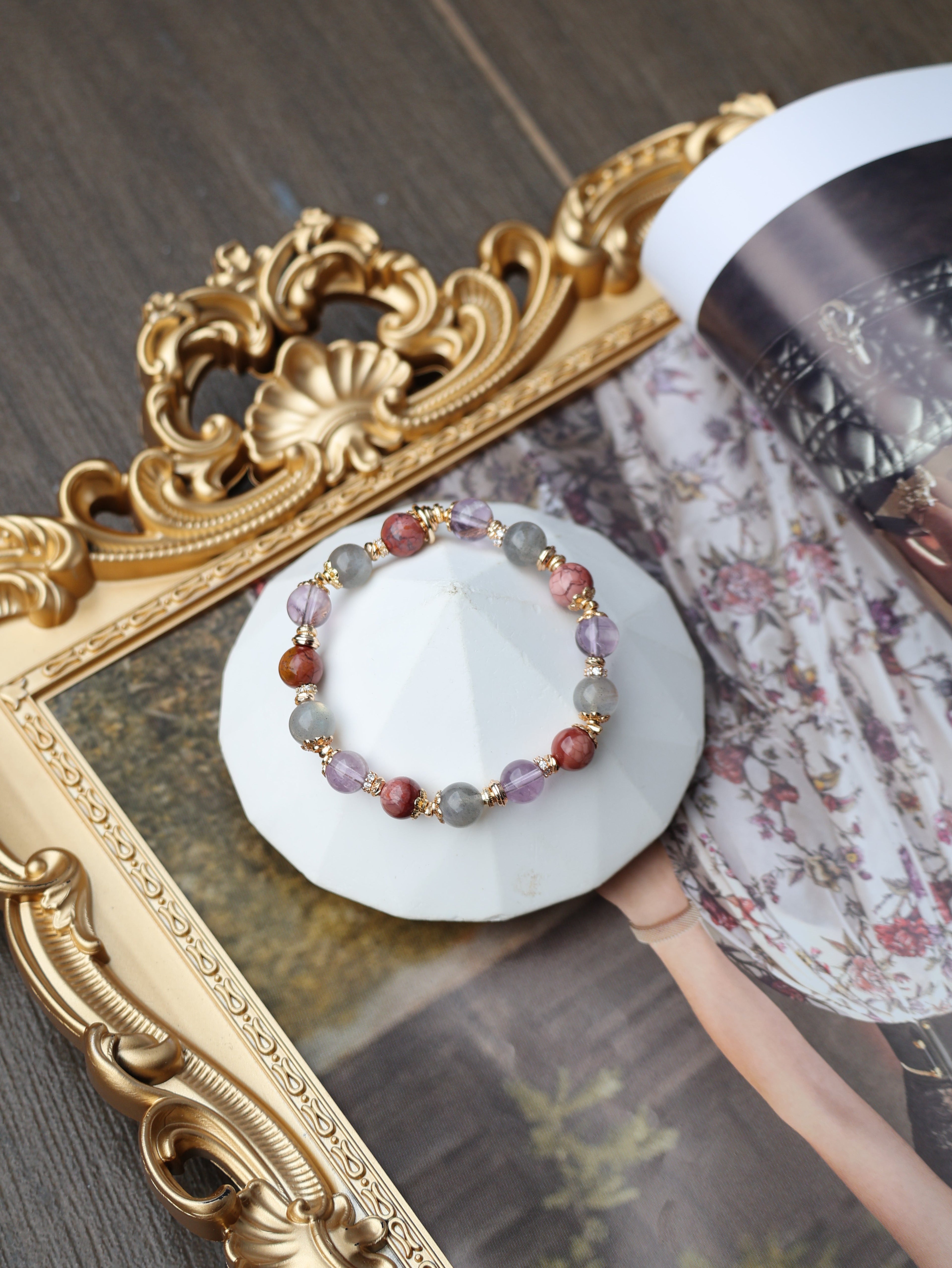 Alashan Agate, Labradorite, Amethyst Crystal Bracelet ¡ª Taurus Horoscope Series | 8mm (Elastic)