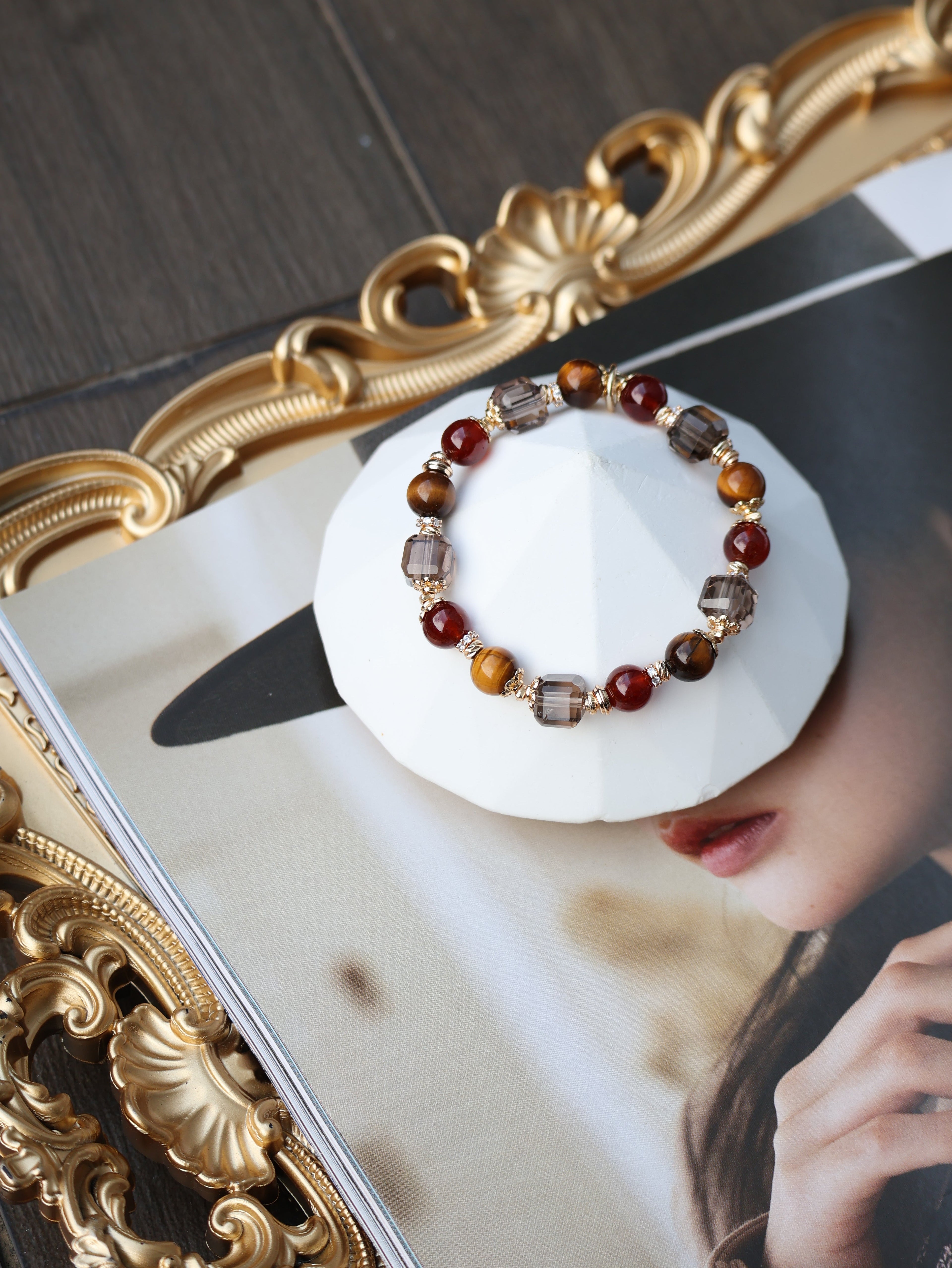 Tiger Eye, Garnet, Smoky Quartz Crystal Bracelet ¡ª Aquarius Horoscope Series | 8mm (Elastic)