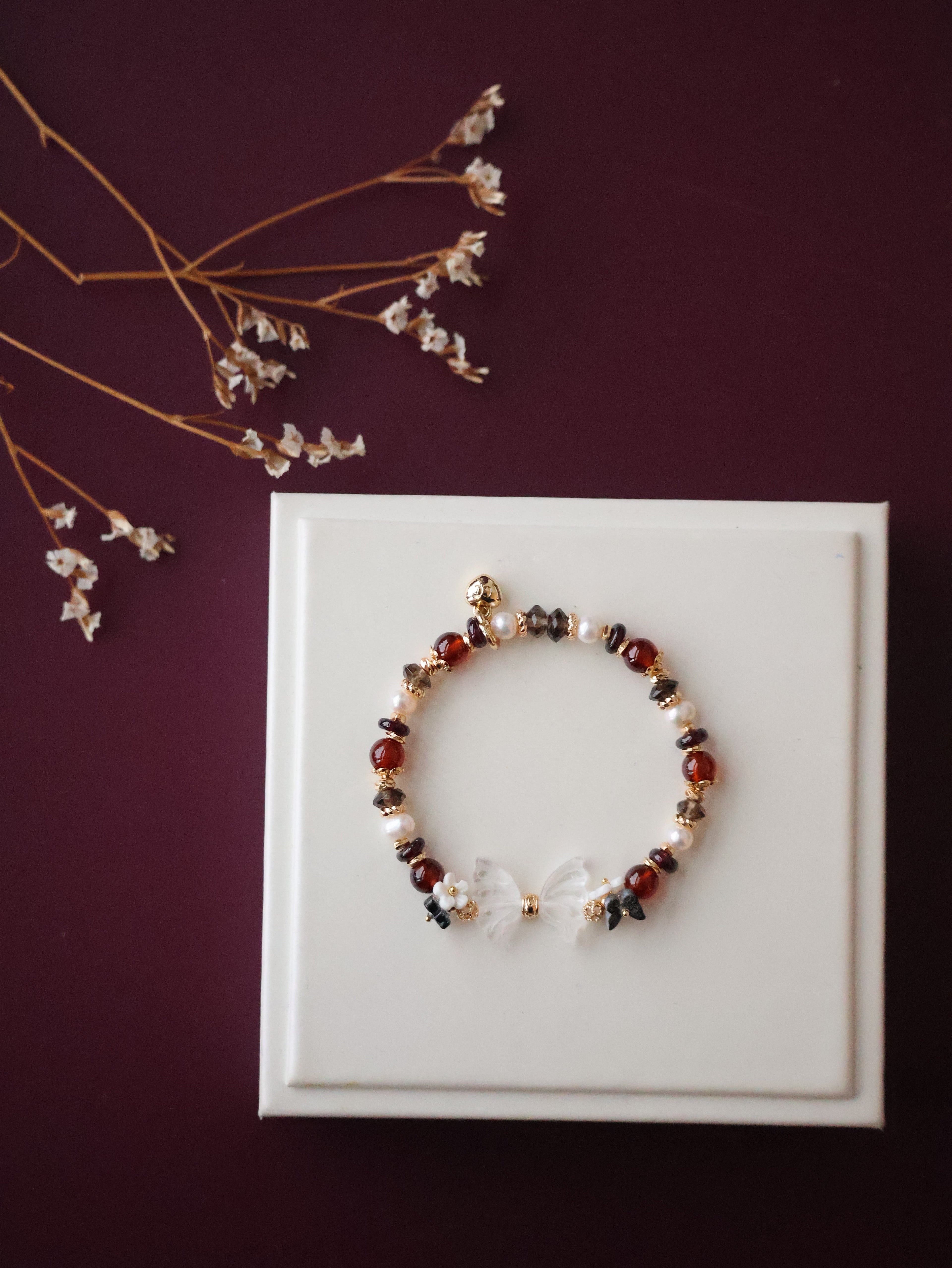 *Luna&Lithoss*  - Erza - 6mm Smoky Quartz, Fresh Water Pearls & Garnet with Clear Quartz Wings Carving (Elastic)
