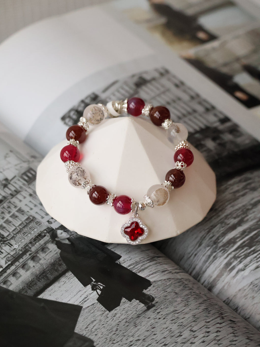 *Luna&Lithoss* 10mm Cordelia Twin with Sparkly Clover: Dendrite Rose Quartz, Garnet, Red Star Ruby (Elastic)