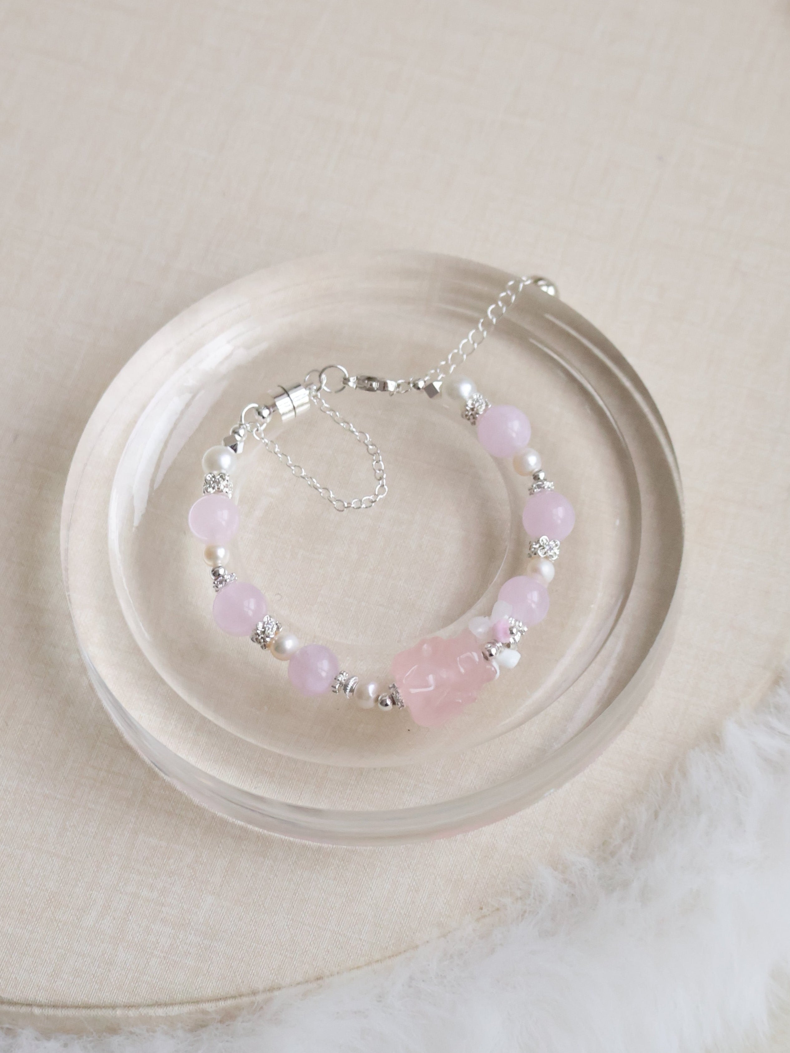 Freshwater Pearl, Snow Garden Rose Quartz, Rose Quartz with Nine-tail Fox Carving ¨C Kyubi Blossom | 8mm (Elastic, Magnetic Opening)