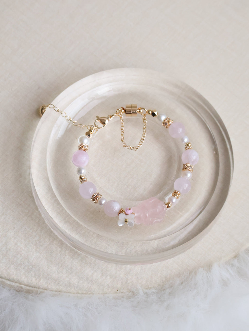 Freshwater Pearl, Snow Garden Rose Quartz, Rose Quartz with Nine-tail Fox Carving ¨C Kyubi Blossom | 8mm (Elastic, Magnetic Opening)