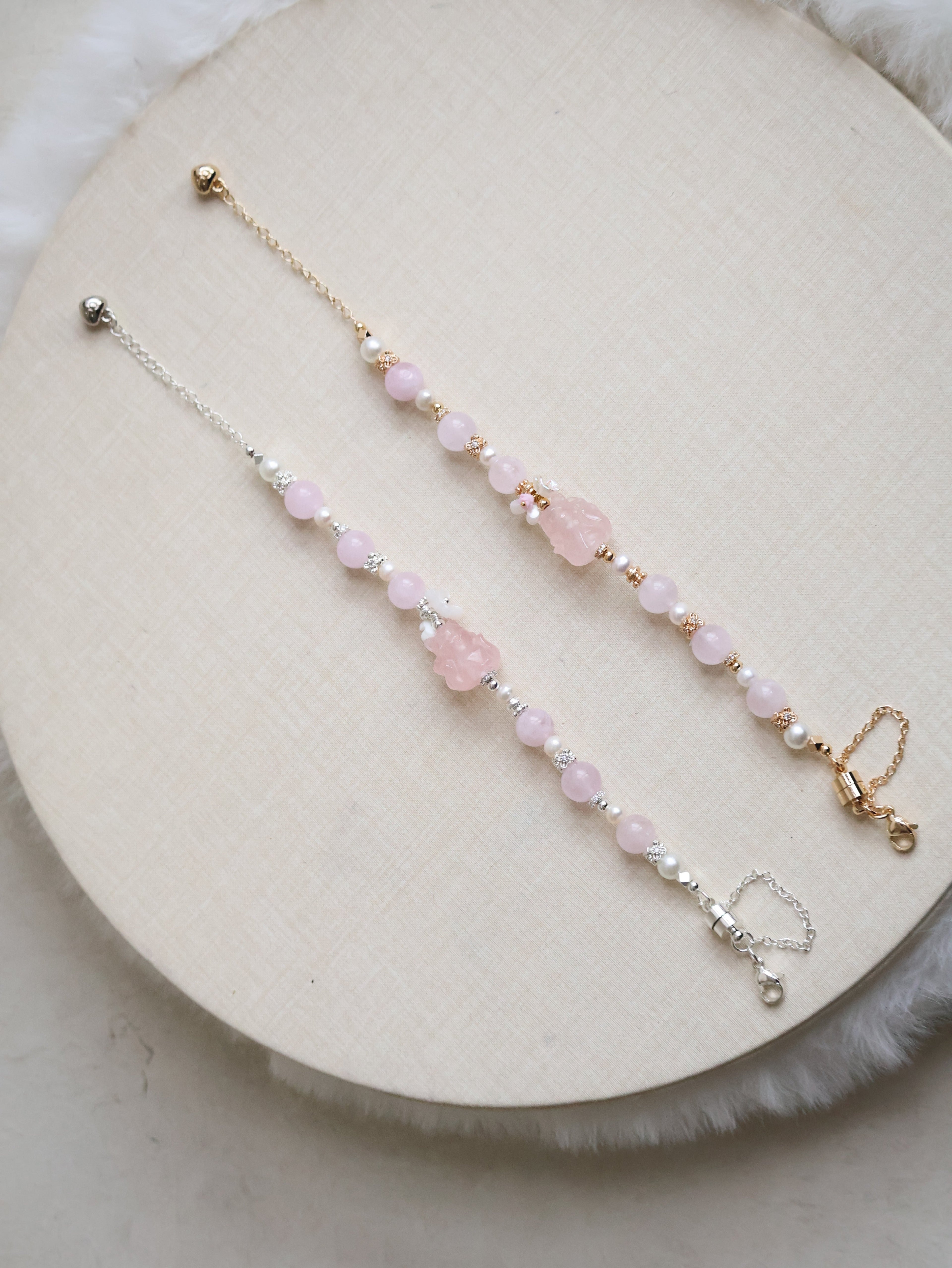 Freshwater Pearl, Snow Garden Rose Quartz, Rose Quartz with Nine-tail Fox Carving ¨C Kyubi Blossom | 8mm (Elastic, Magnetic Opening)