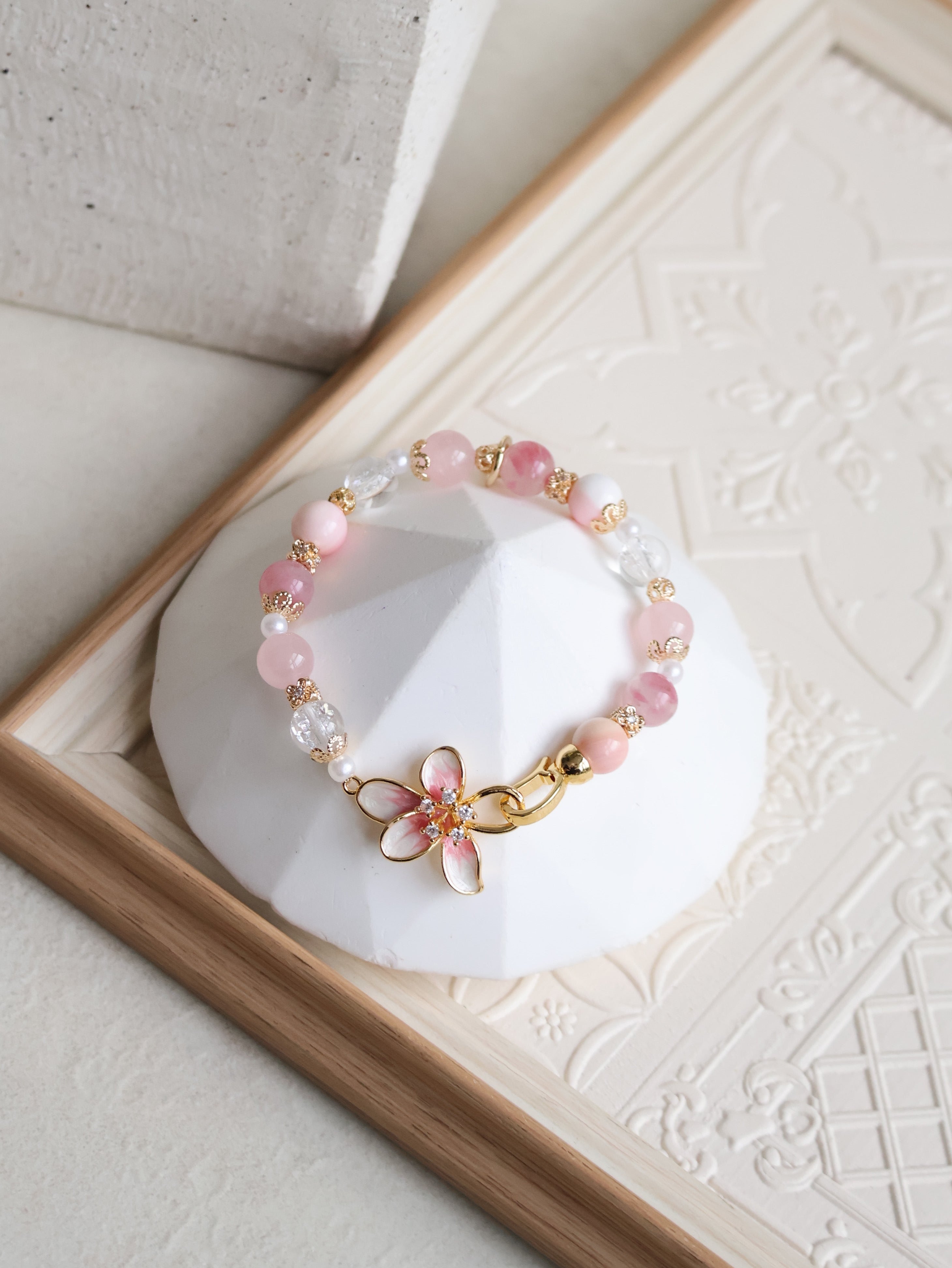 Crackled Clear Quartz, Rose Quartz, Rhodonite & Queen Conch ¡ª Plumeria Pink | 8mm (Elastic / OT Clasp)