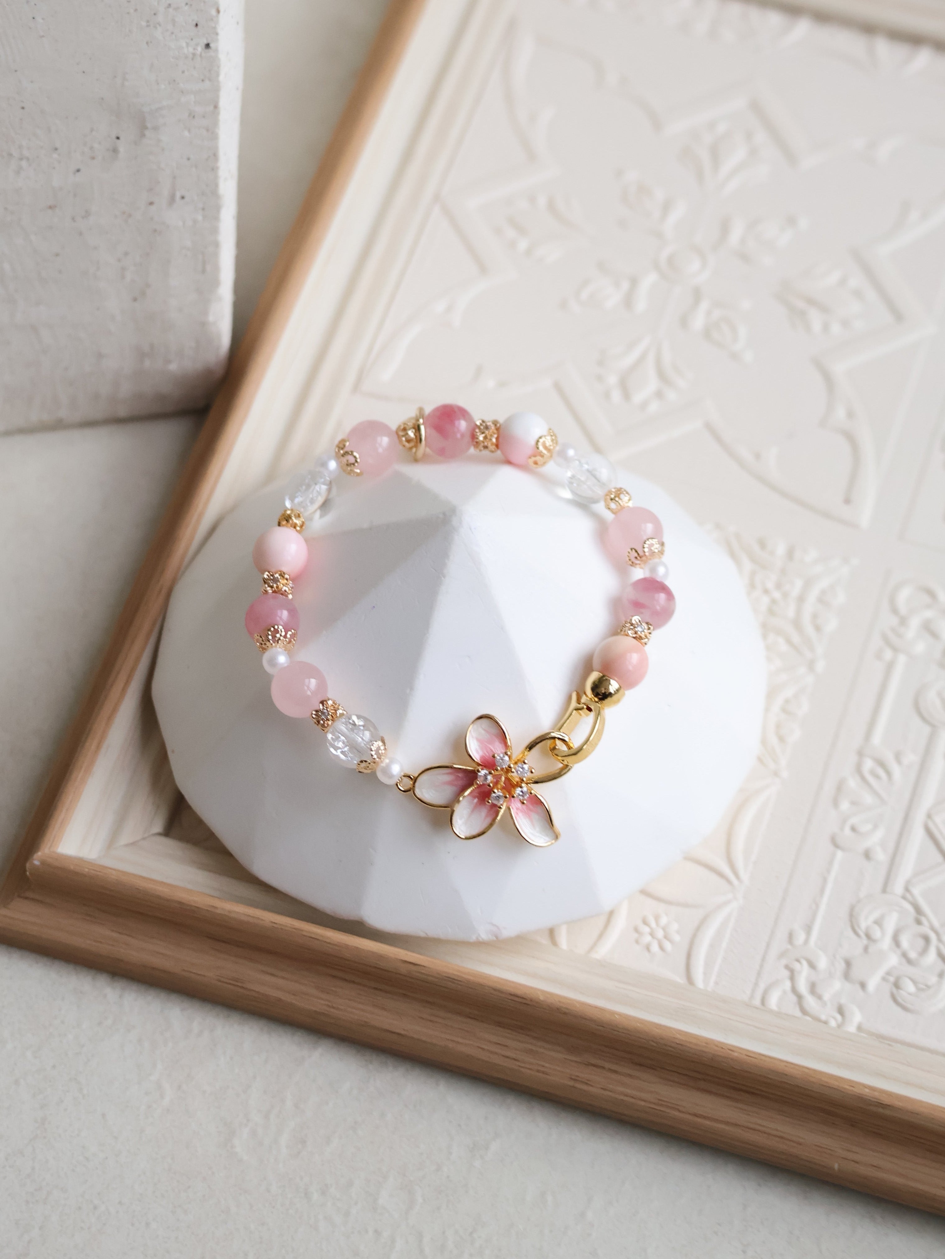 Crackled Clear Quartz, Rose Quartz, Rhodonite & Queen Conch ¡ª Plumeria Pink | 8mm (Elastic / OT Clasp)