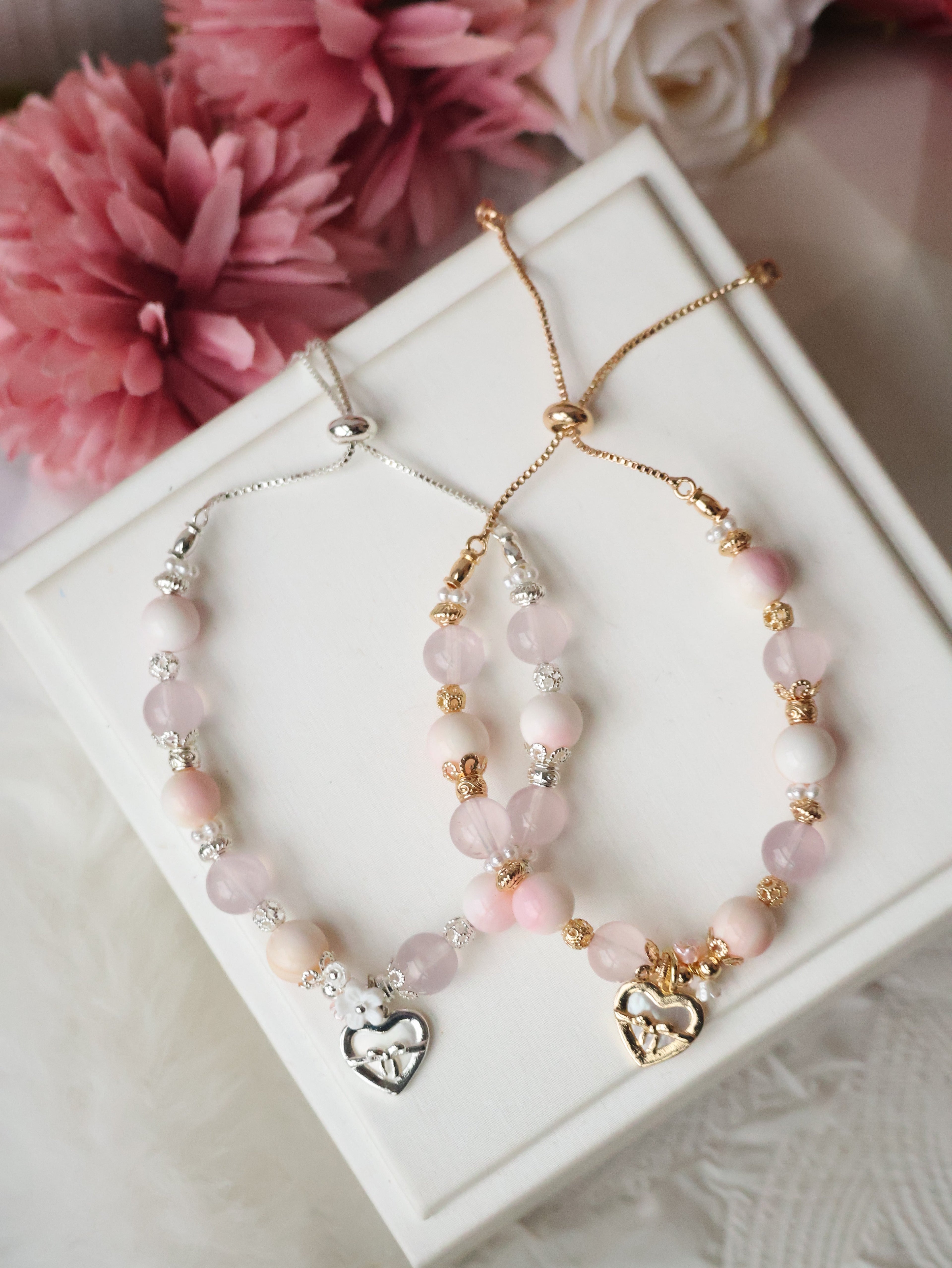 Queen Conch, Rose Quartz with Dangly White Conch Heart Charm ¡ª Mallow | 8mm (Elastic, Push Pull)