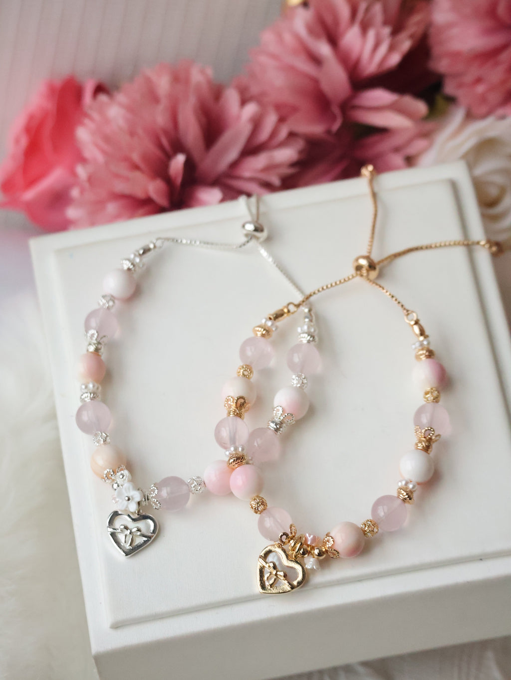 Queen Conch, Rose Quartz with Dangly White Conch Heart Charm ¡ª Mallow | 8mm (Elastic, Push Pull)