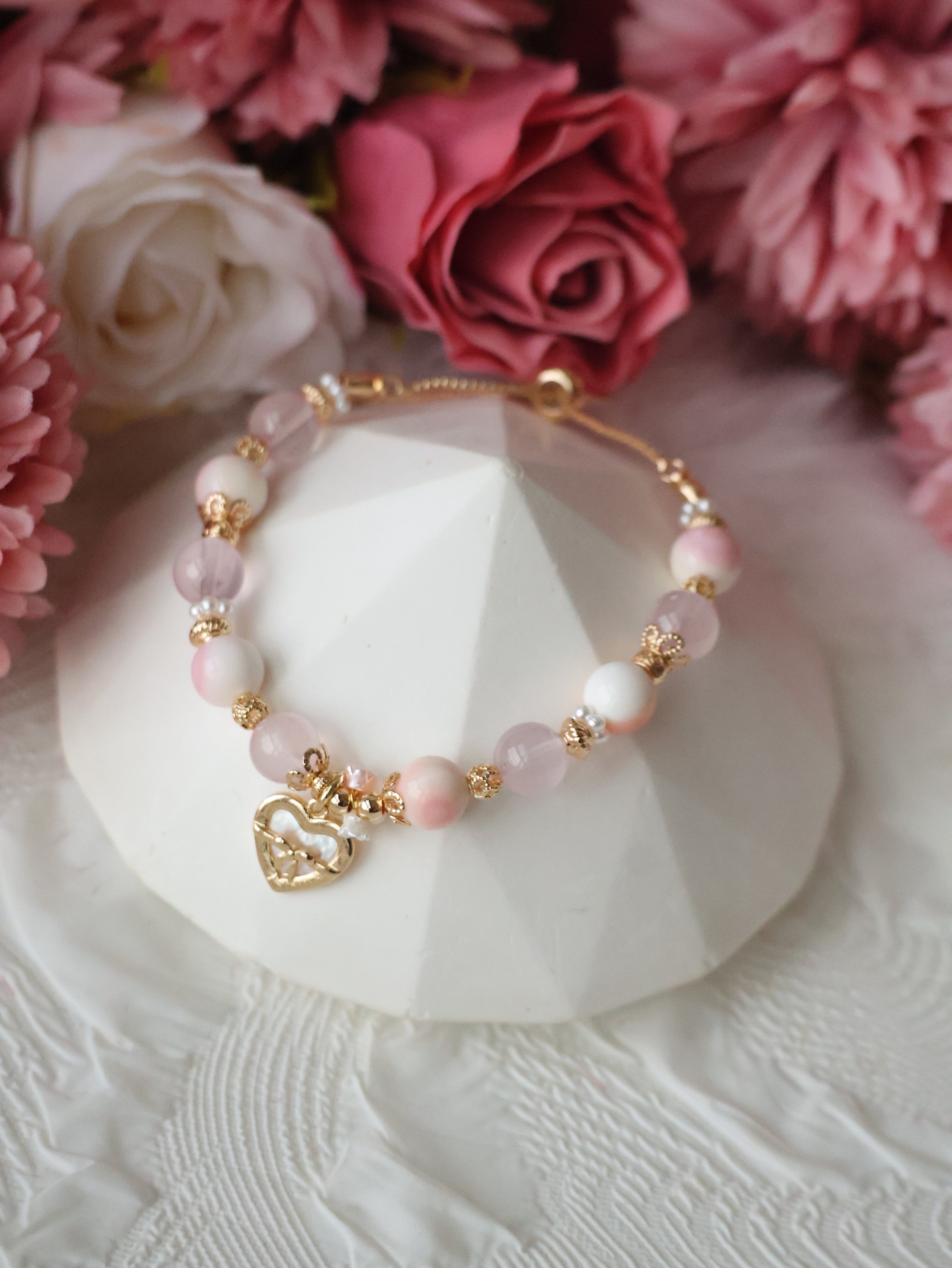 Queen Conch, Rose Quartz with Dangly White Conch Heart Charm ¡ª Mallow | 8mm (Elastic, Push Pull)