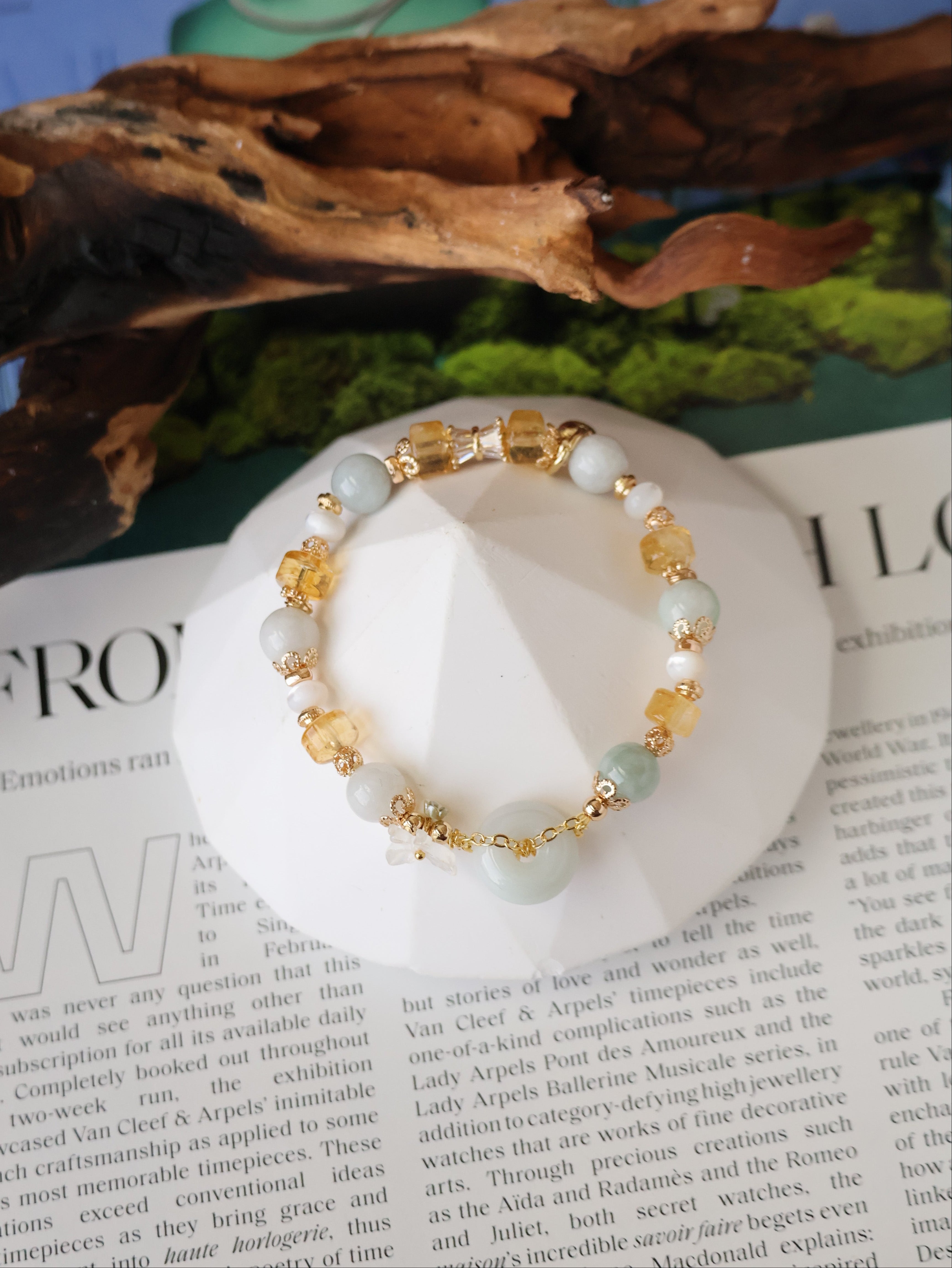 Green Jadeite, Citrine & White Conch ¡ª Everfae Ping An Kou Series | 8mm (Elastic)