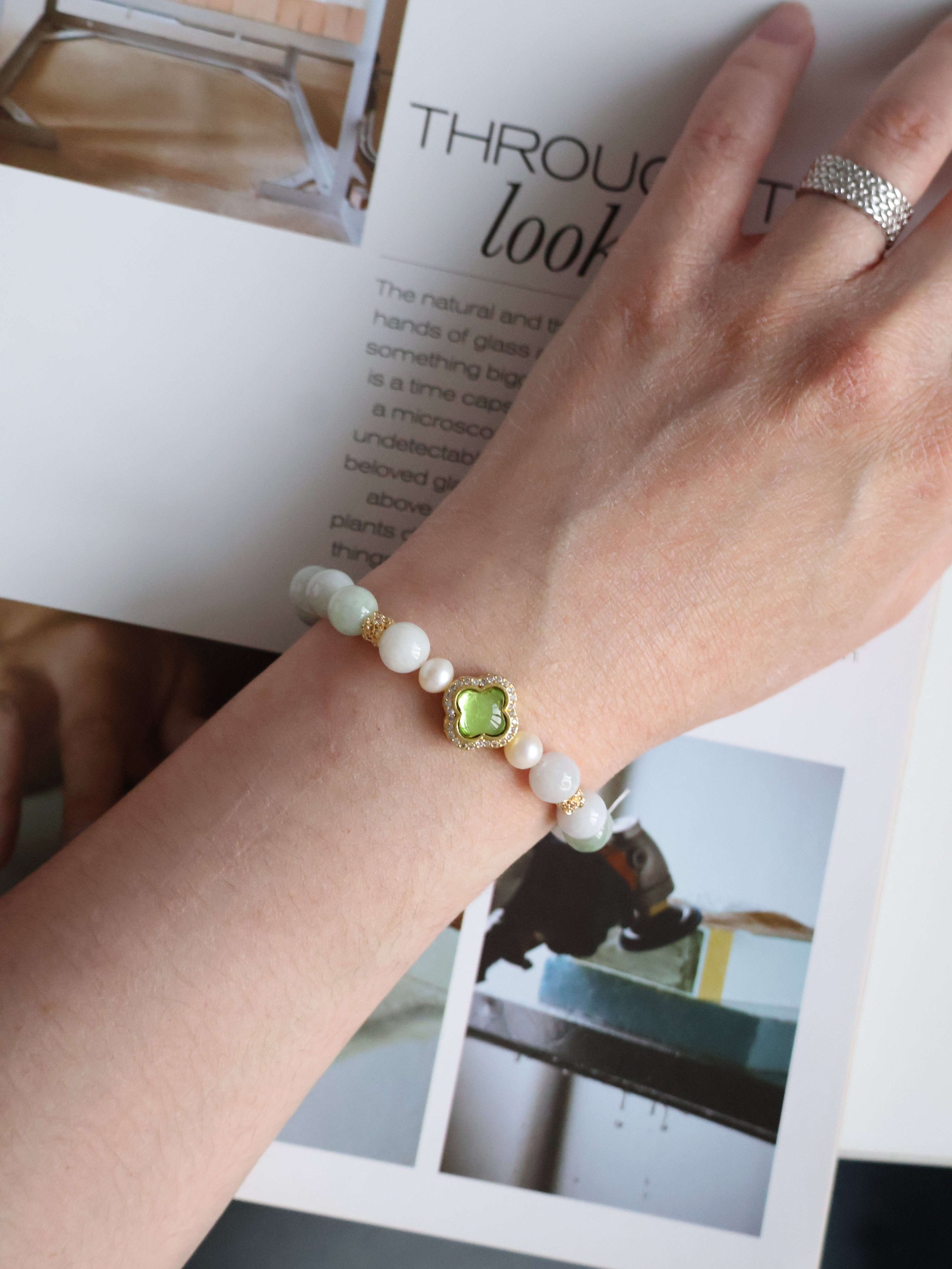 Green Jadeite & Freshwater Pearl Crystal Bracelet with Clover Charm (String Through) ¡ª Elowee | 8mm (Elastic)