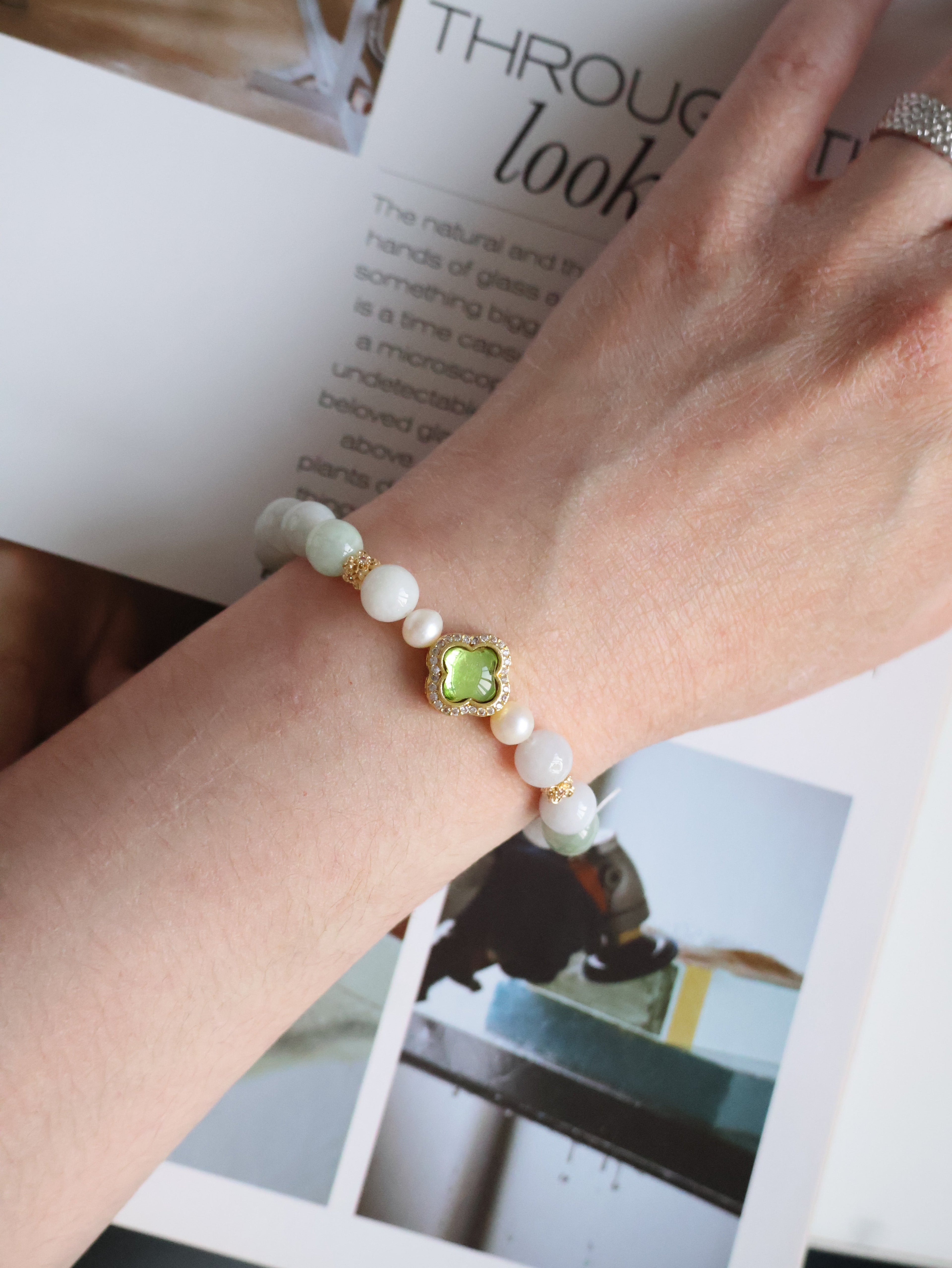 Green Jadeite & Freshwater Pearl Crystal Bracelet with Clover Charm (String Through) ¡ª Elowee | 8mm (Elastic)