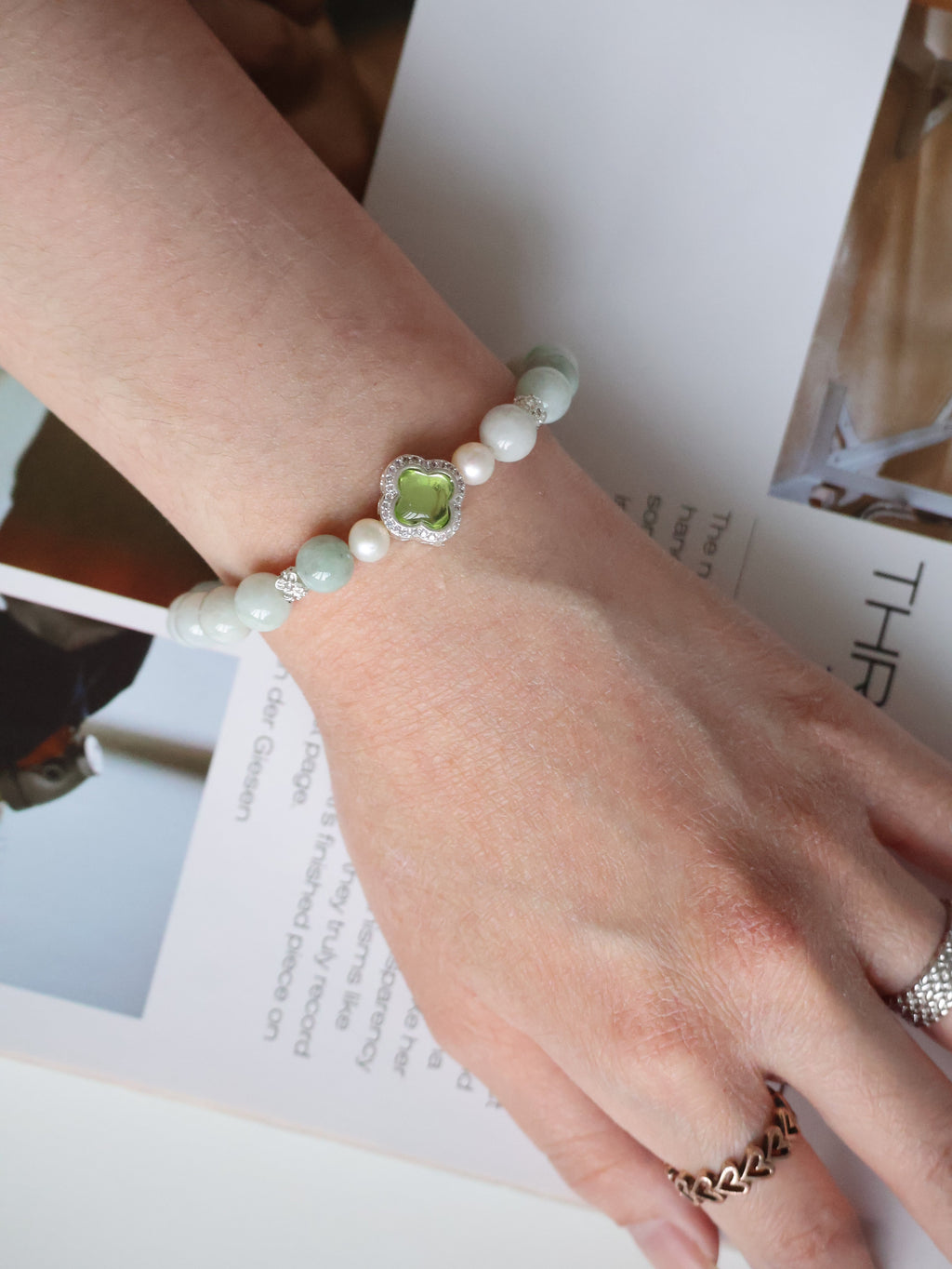 Green Jadeite & Freshwater Pearl Crystal Bracelet with Clover Charm (String Through) ¡ª Elowee | 8mm (Elastic)