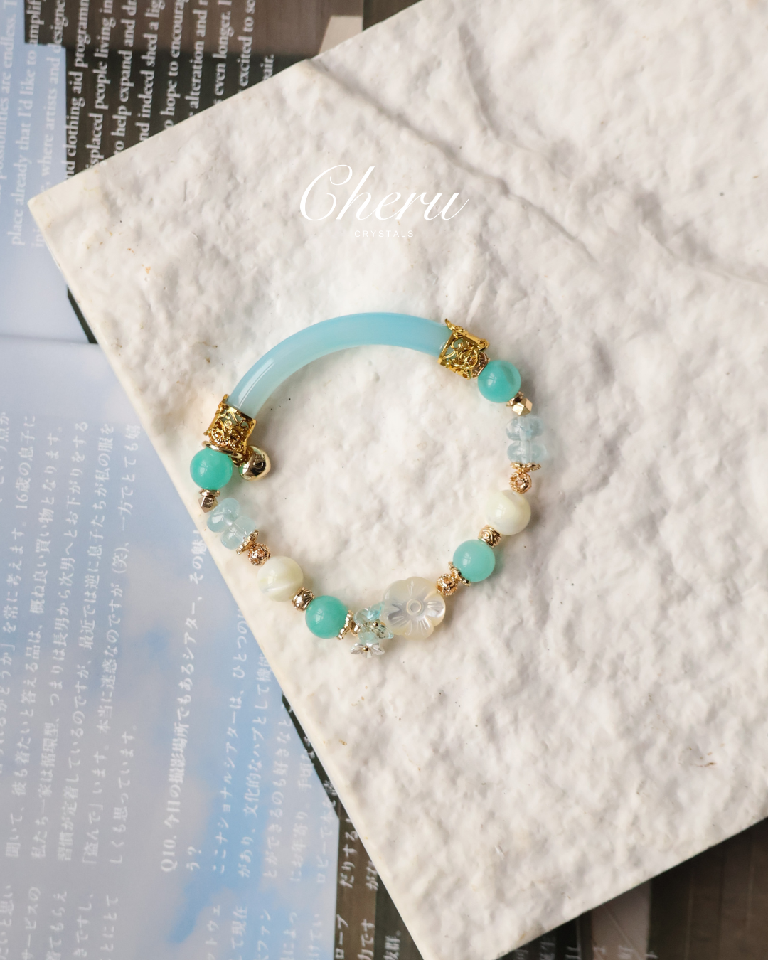 Blue Topaz, Amazonite & Flower White Conch with Agate Bangle ¡ª Nami | 8mm (Elasic)